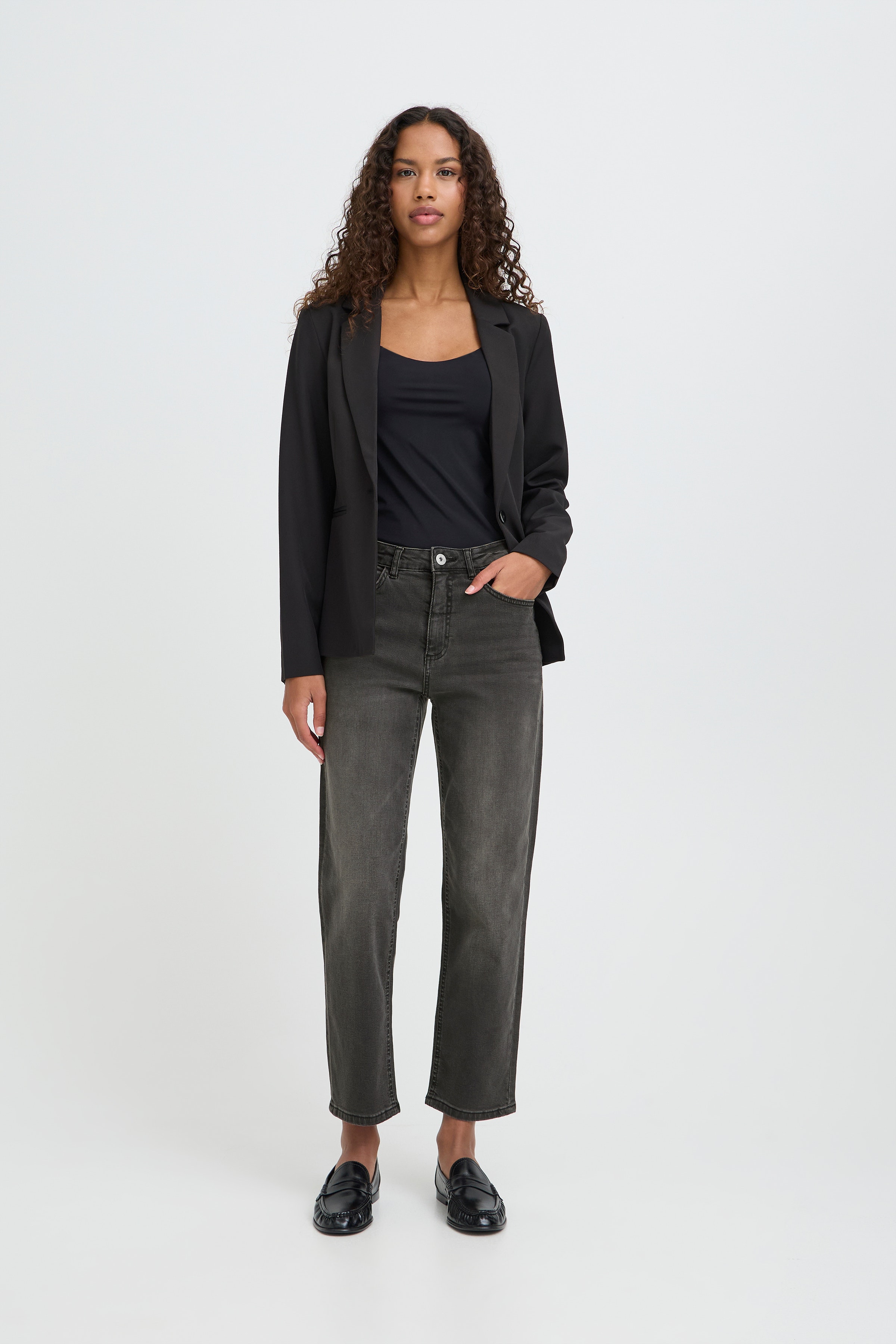 IHTWIGGY RAVEN Jeans LOOKBOOK FRONT 20110967-19071