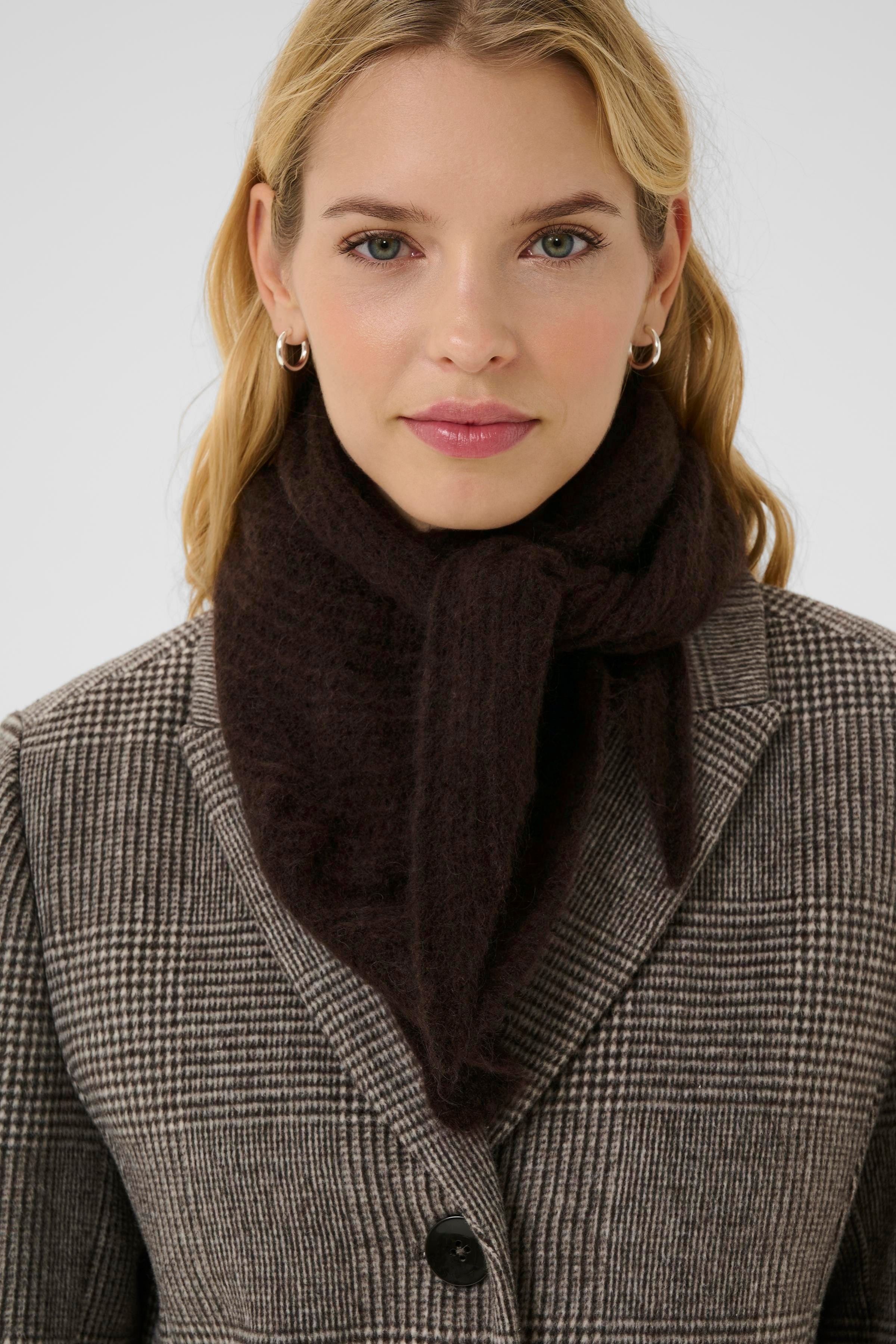 SizzePW Scarf LOOKBOOK FRONT 30310083-1910181
