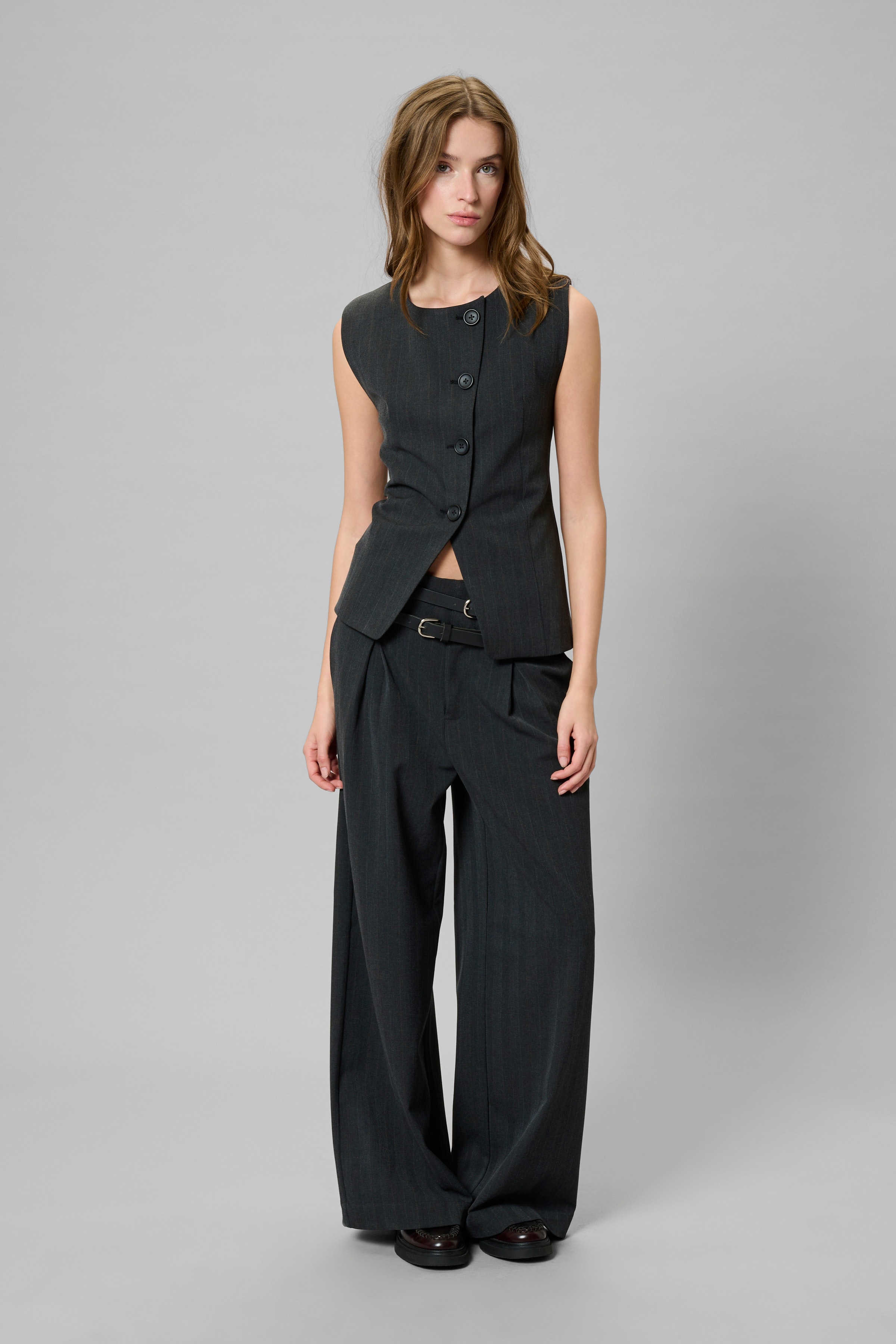 MWLuna Waistcoat LOOKBOOK FRONT 10705375-190201