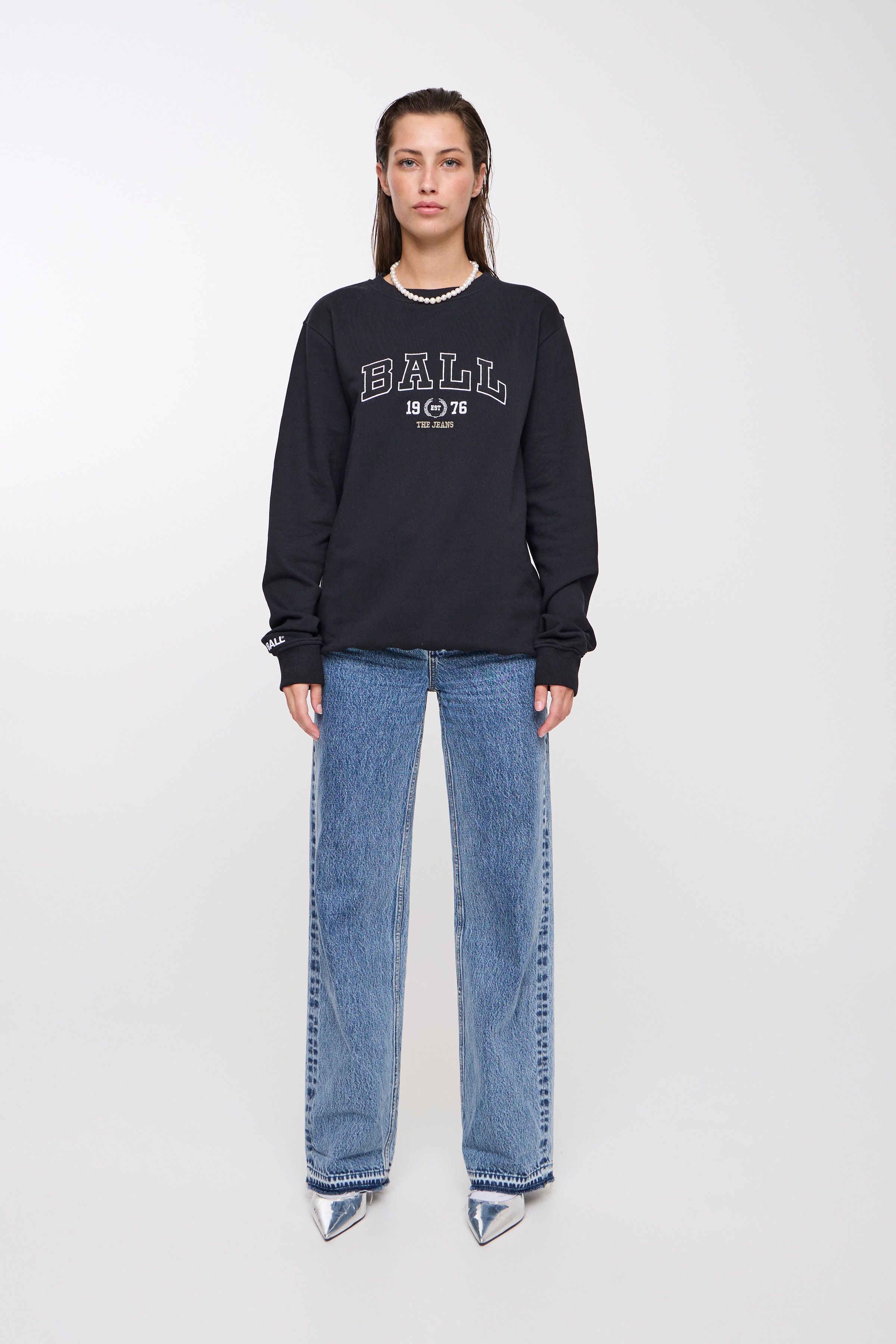 L. TAYLOR SWEATSHIRT LOOKBOOK FRONT 50400052-193911