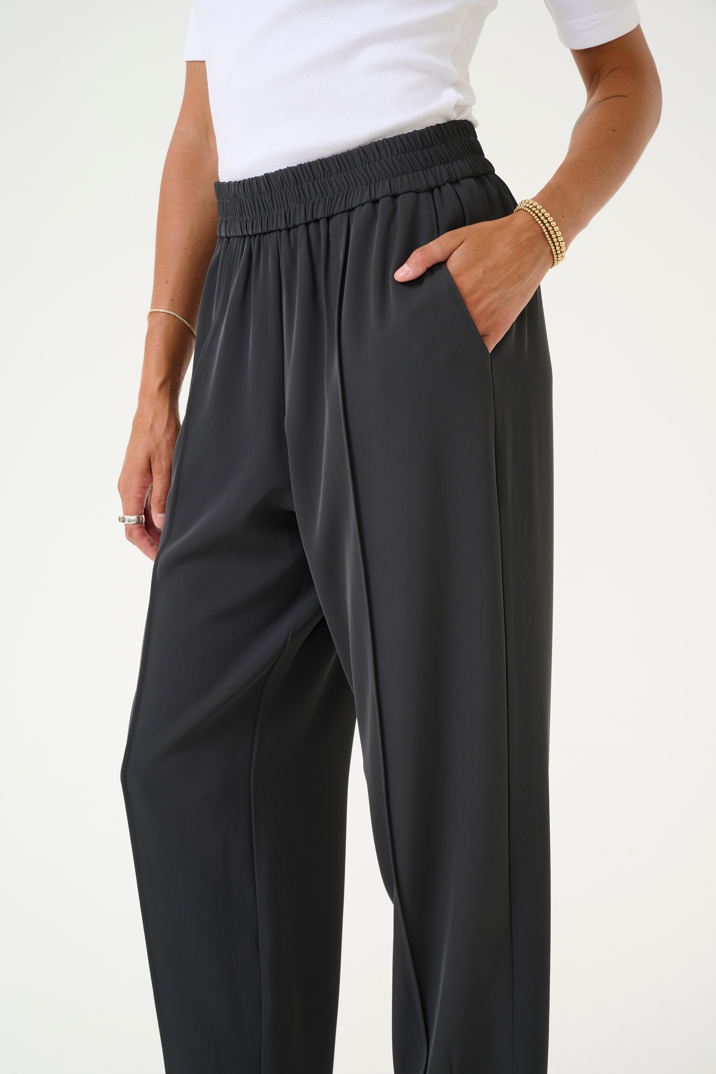 KAsigna Trousers LOOKBOOK DETAIL 10509101-190205