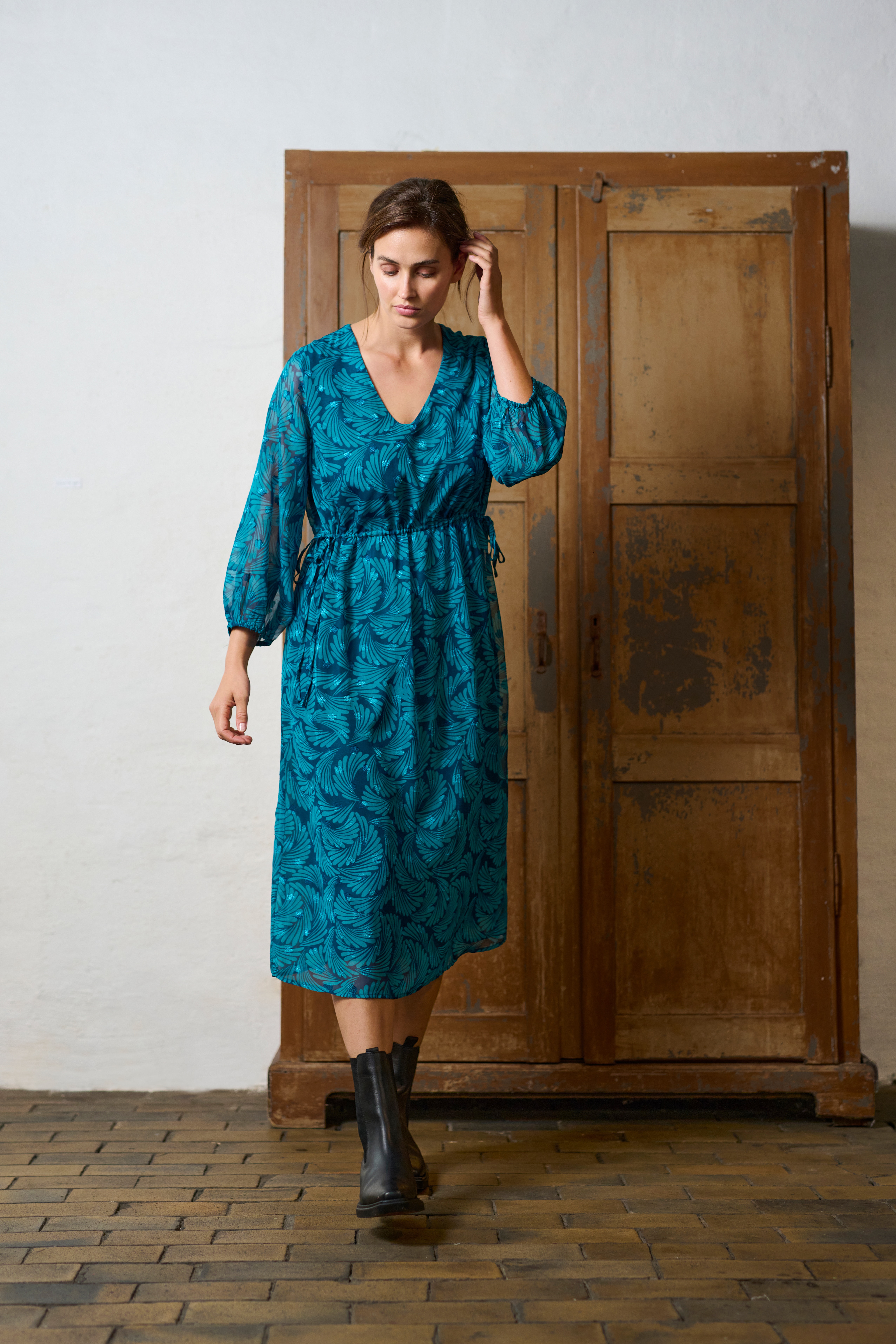 KAdori Robe LOCATION NONE 10507636-104471