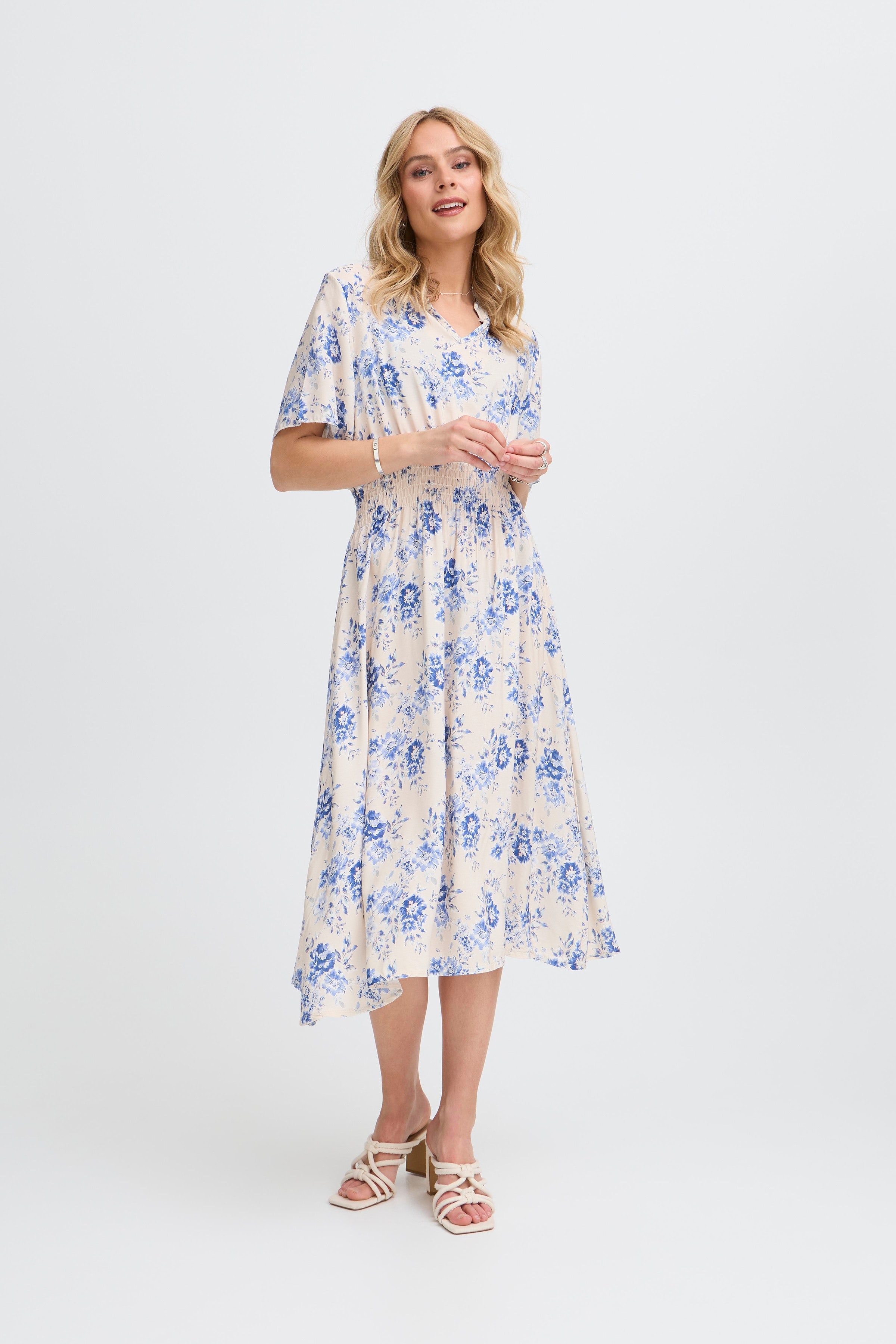 SBGILANA Kjole LOOKBOOK FRONT 22101002-203403