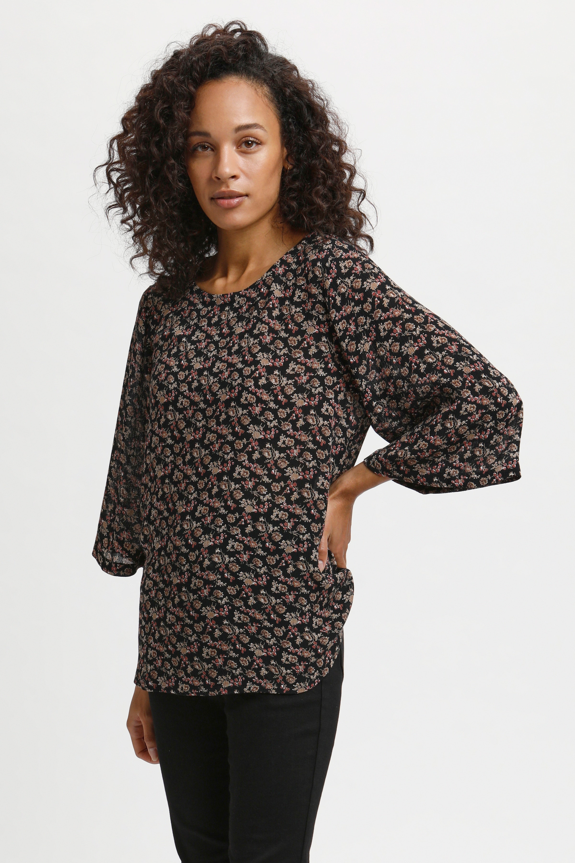 KAsally Långärmad blus LOOKBOOK FRONT 10505853-101847