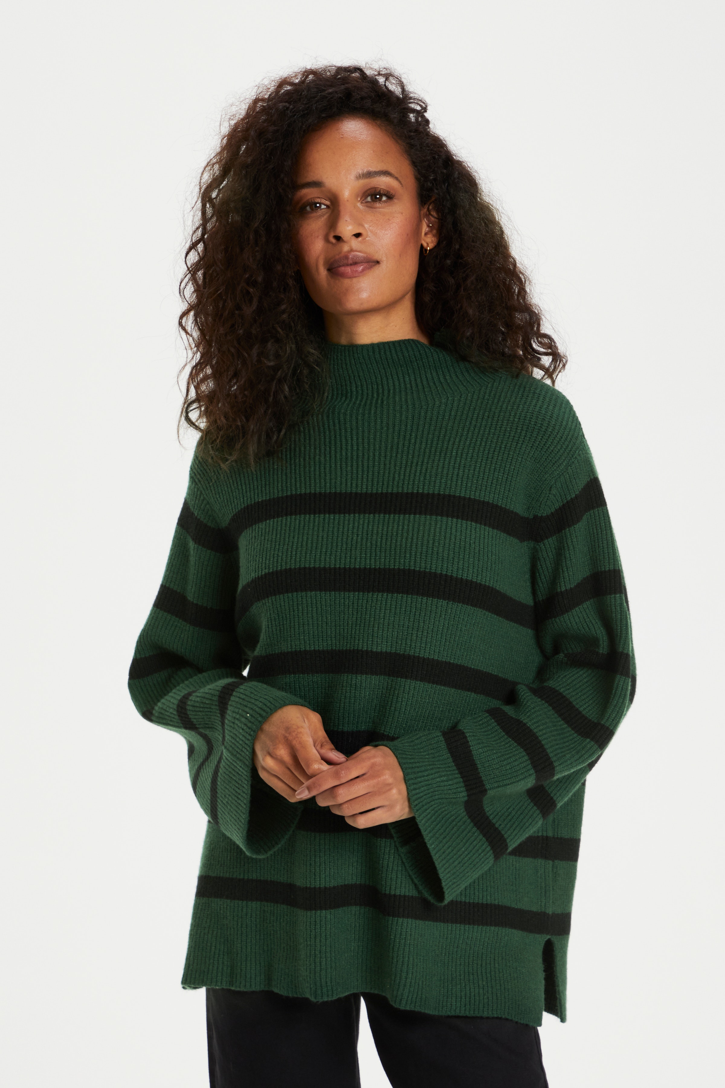 KAmala Pullover LOOKBOOK FRONT 10504920-100650