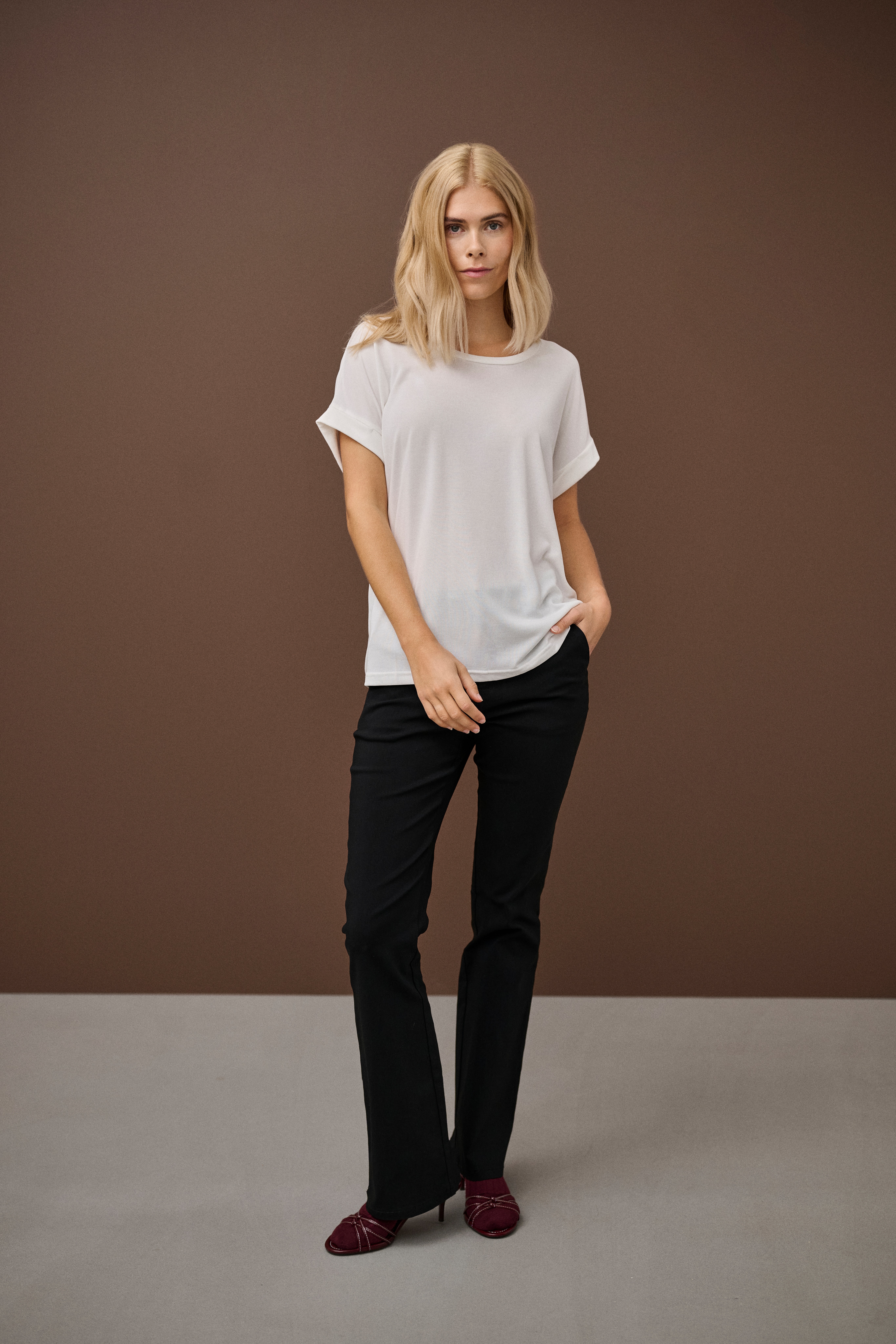 Kajsa T-shirt LOCATION NONE 50103468-5102104