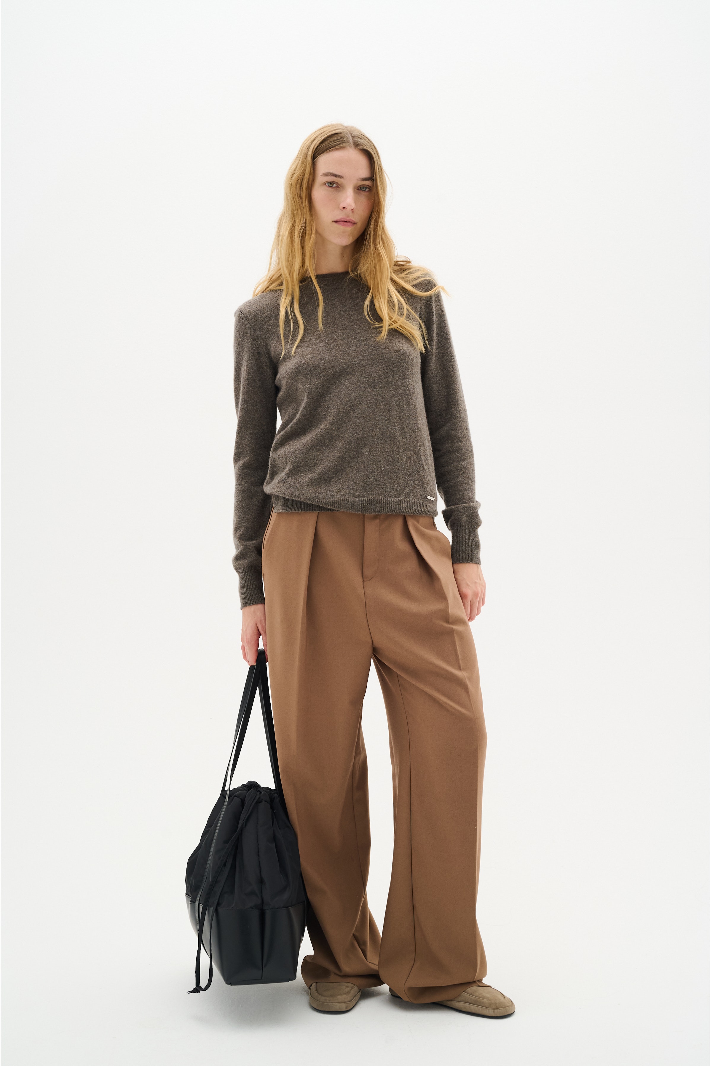 LukkaIW Crew-neck Cashmere Pullover LOOKBOOK FRONT 30107629-300872