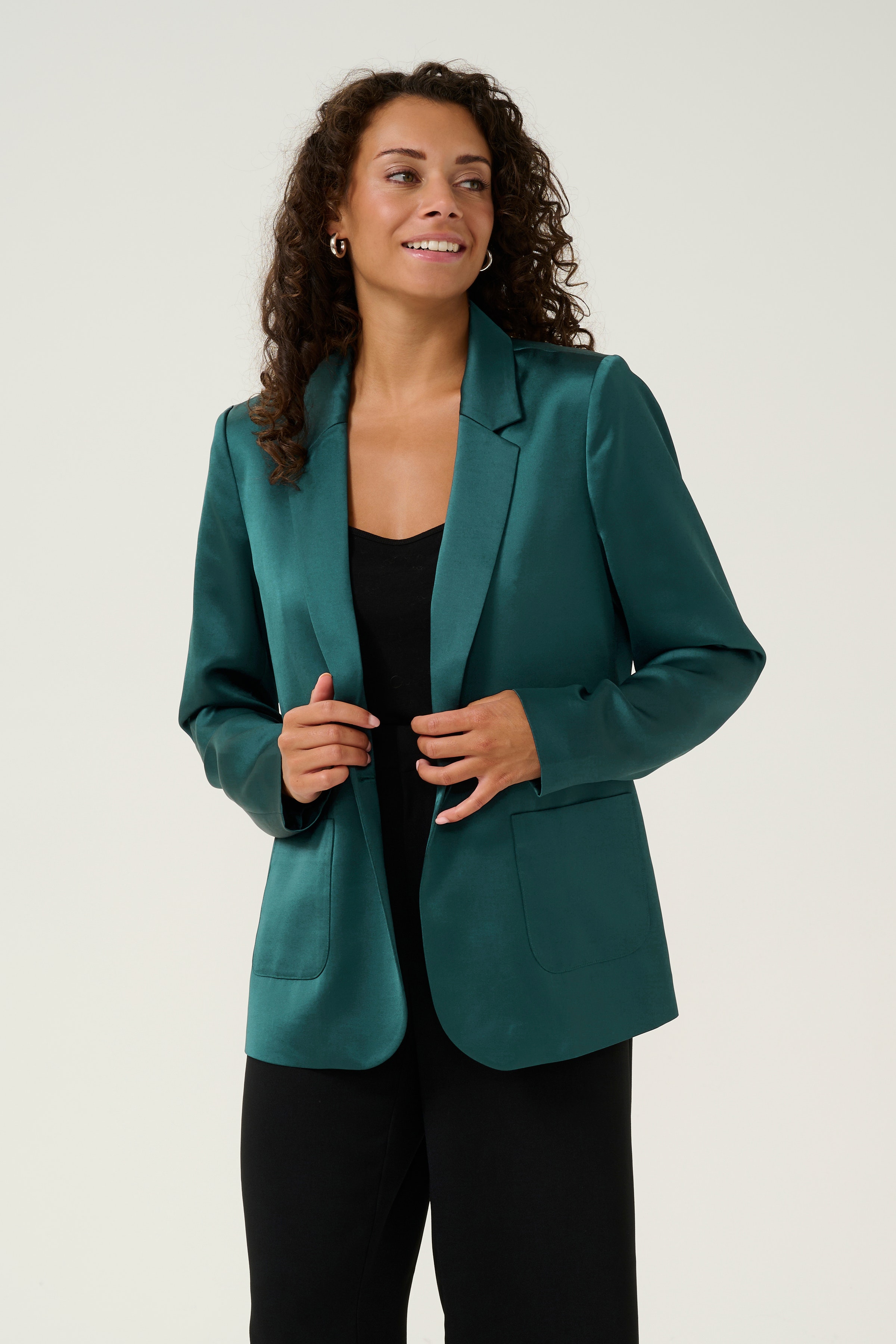 CRCocamia Blazer LOOKBOOK FRONT 10612379-195320