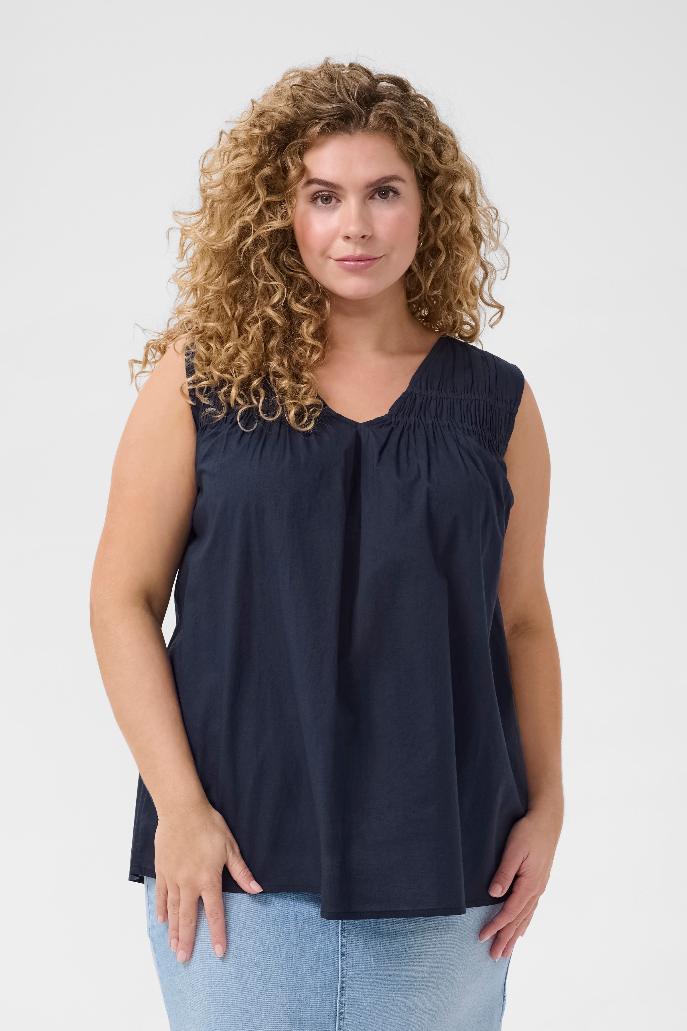 KCthia Blus LOOKBOOK FRONT 10583213-194020