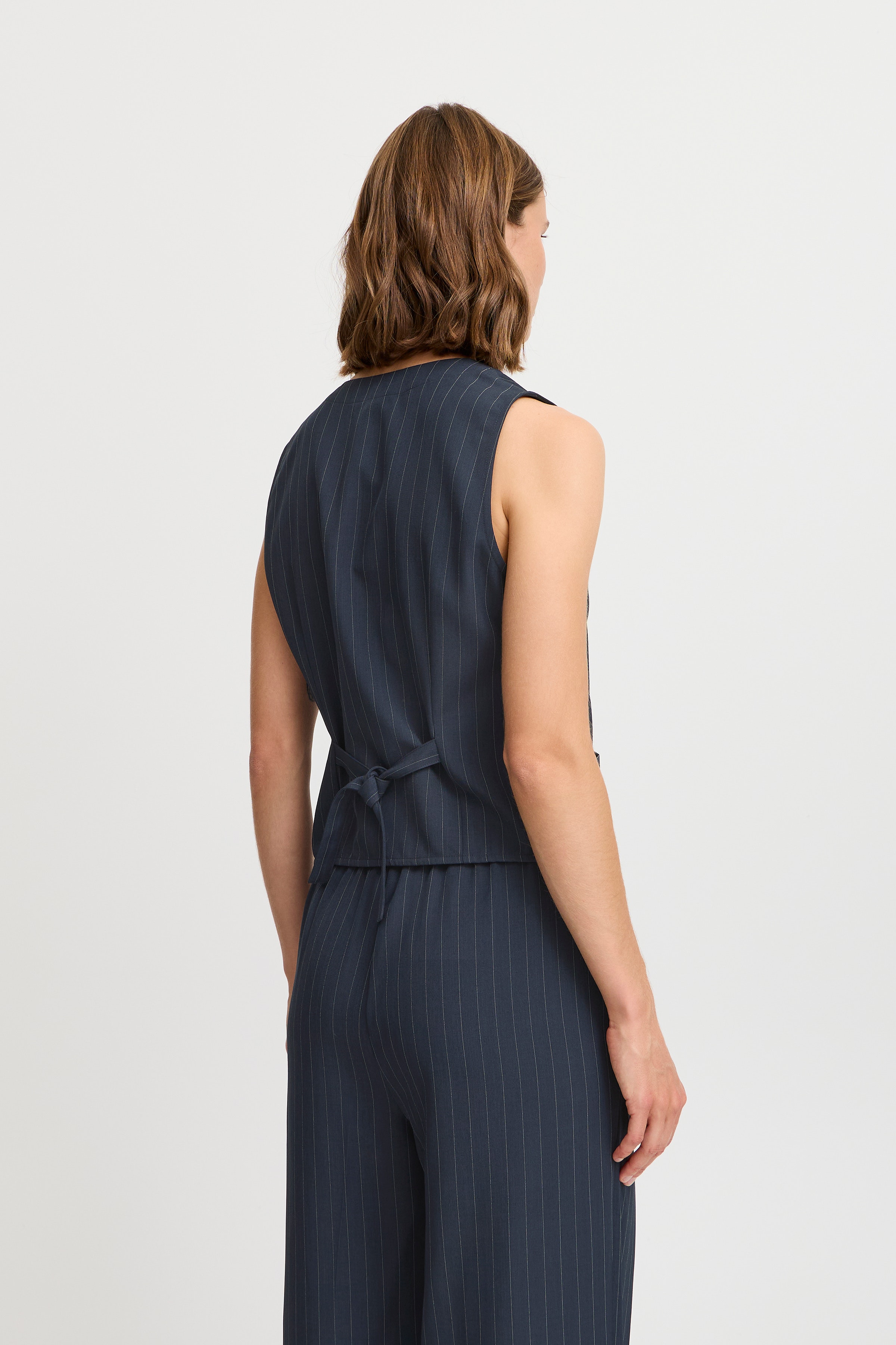BYMMIDDE Vest LOOKBOOK BACK 20815516-203921