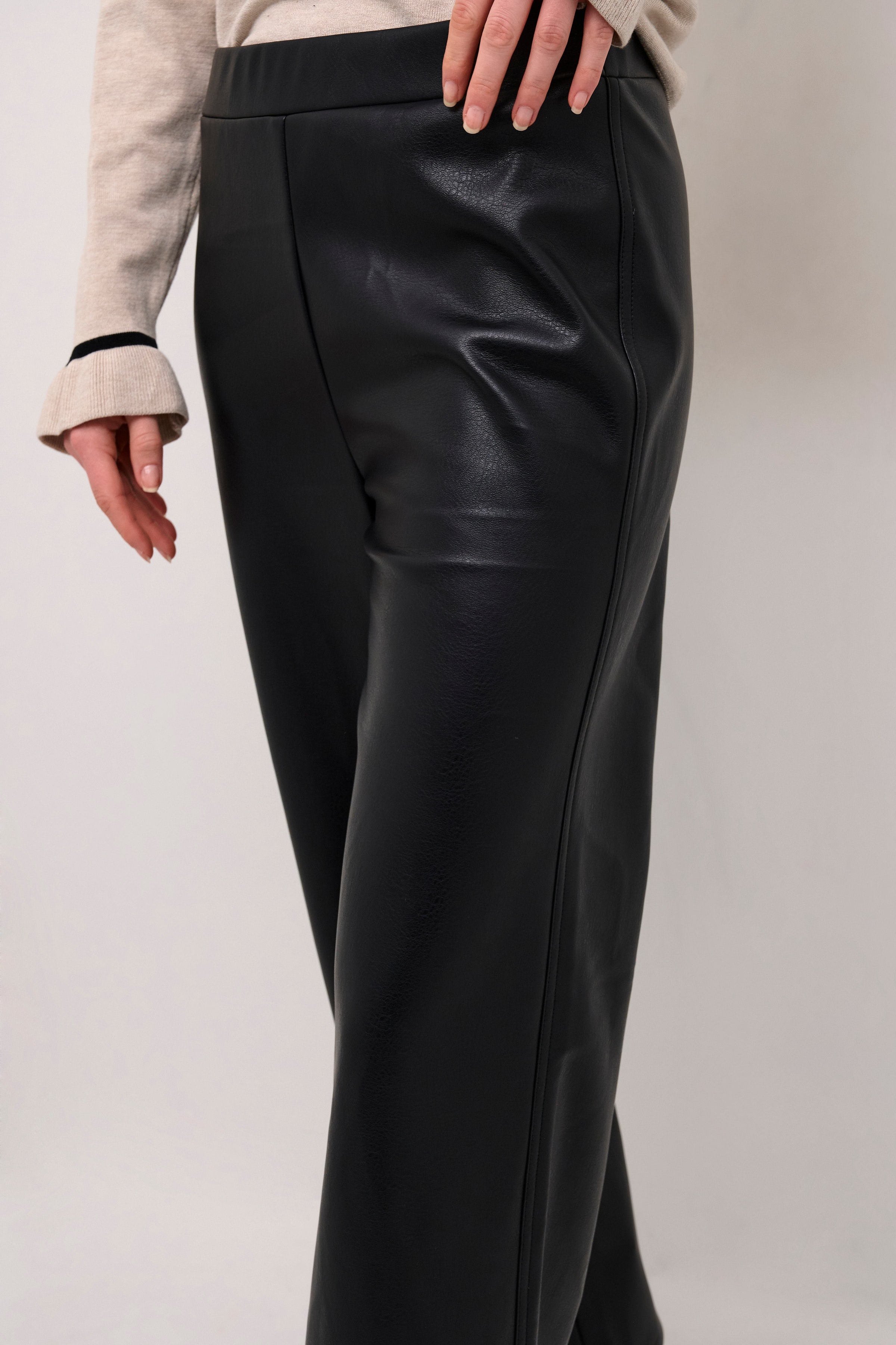 CRAriana Trousers LOOKBOOK DETAIL 10611995-100120