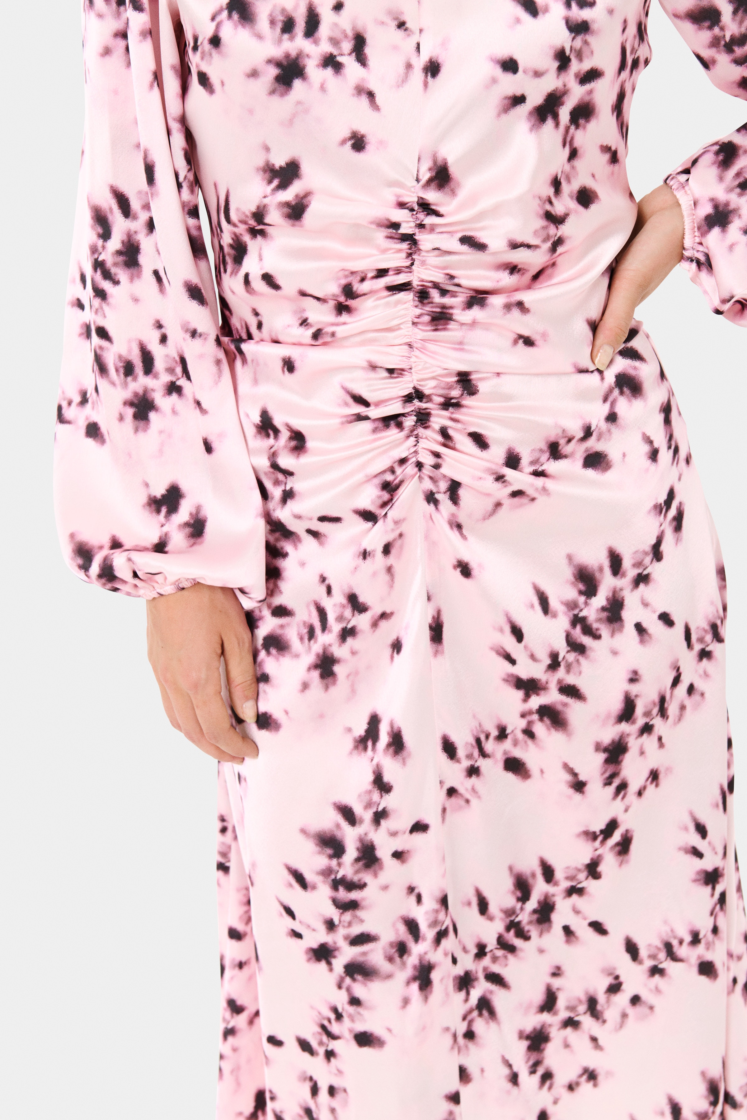 NellaSZ Dress LOOKBOOK DETAIL 30514554-304328