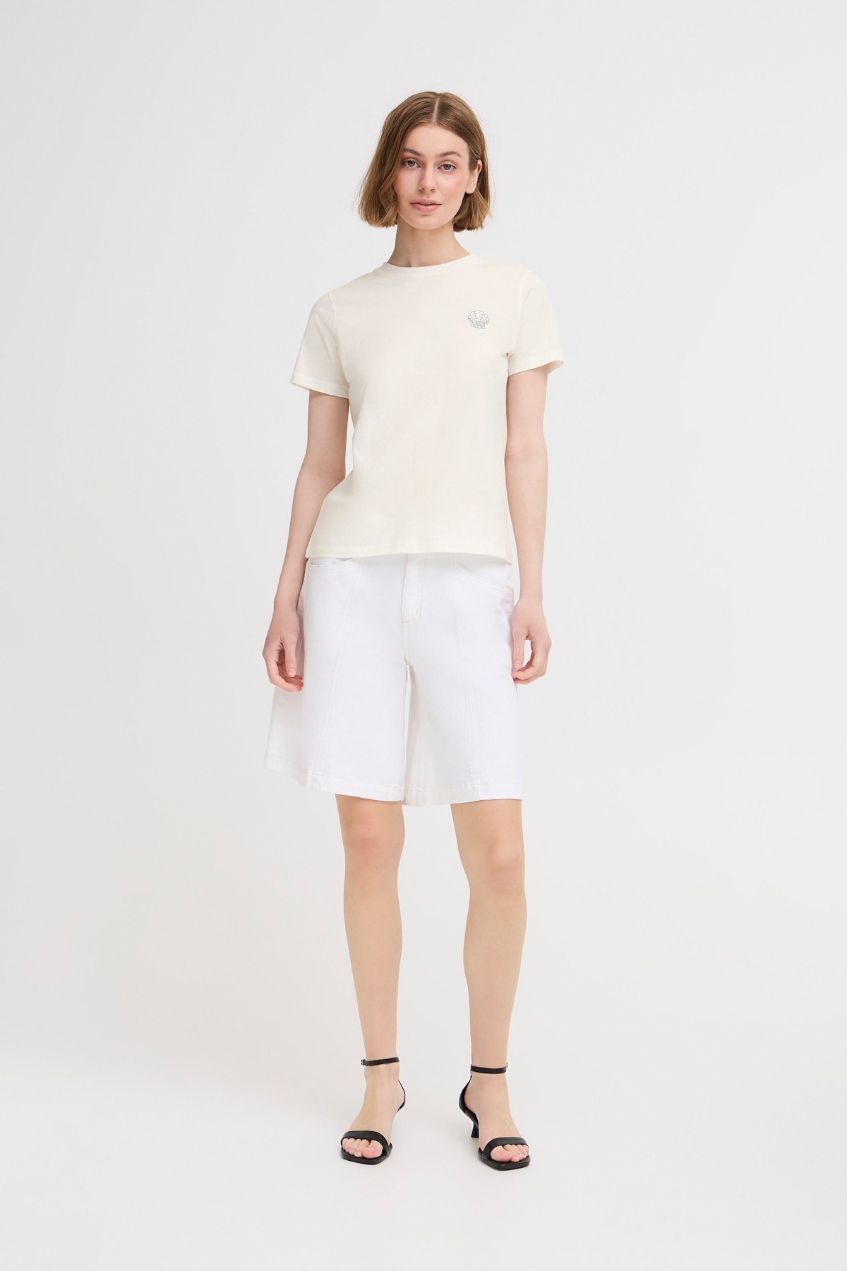 売れ筋商品|||イチ Tシャツ レディース トップス IHCAMINO - Basic T-shirt - cloud dancer w multi ICHI IHCAMINO - T-Shirt basic - cloud dancer w multi/weiß