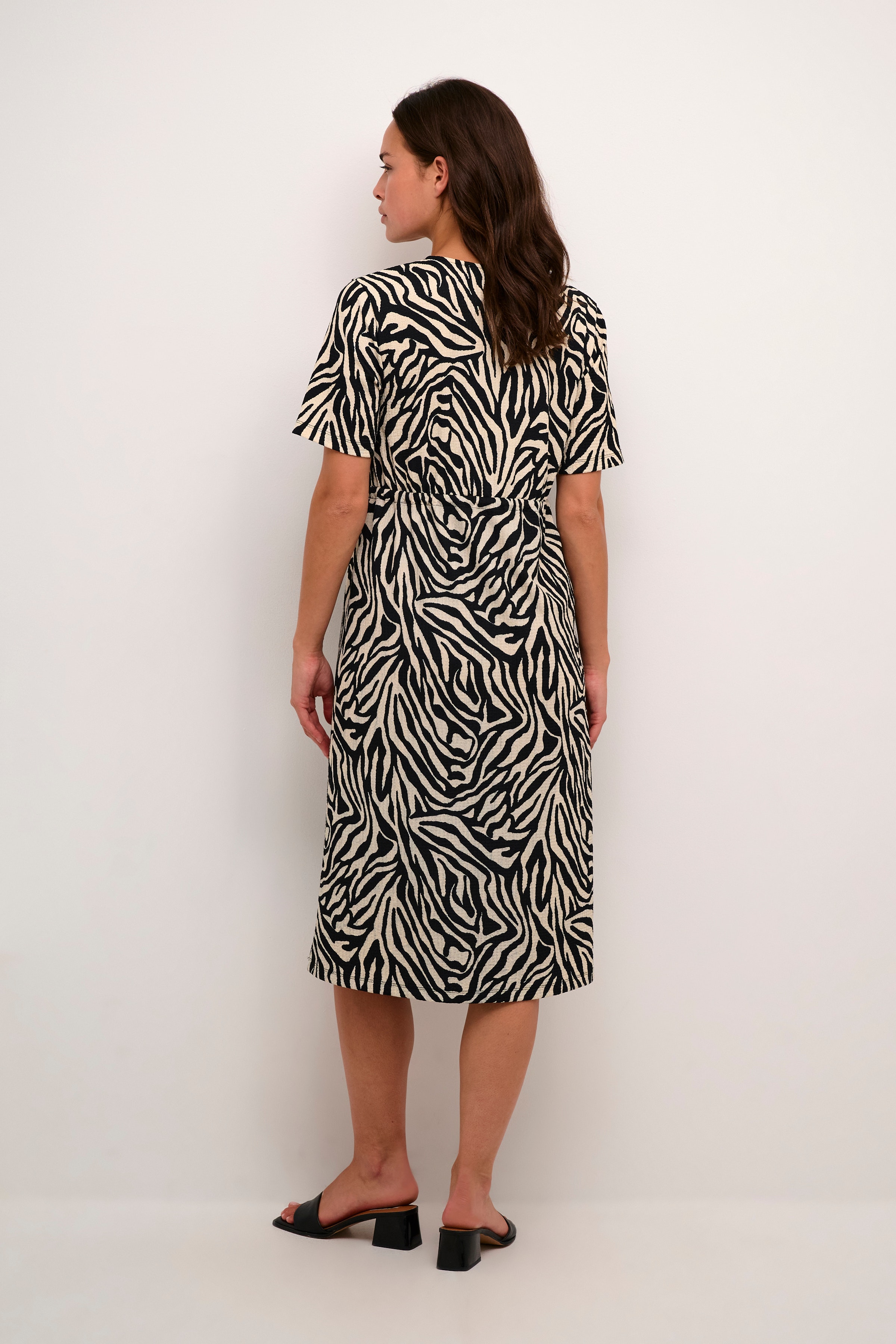 BPhanna Kjole LOOKBOOK BACK 10590726-106502B