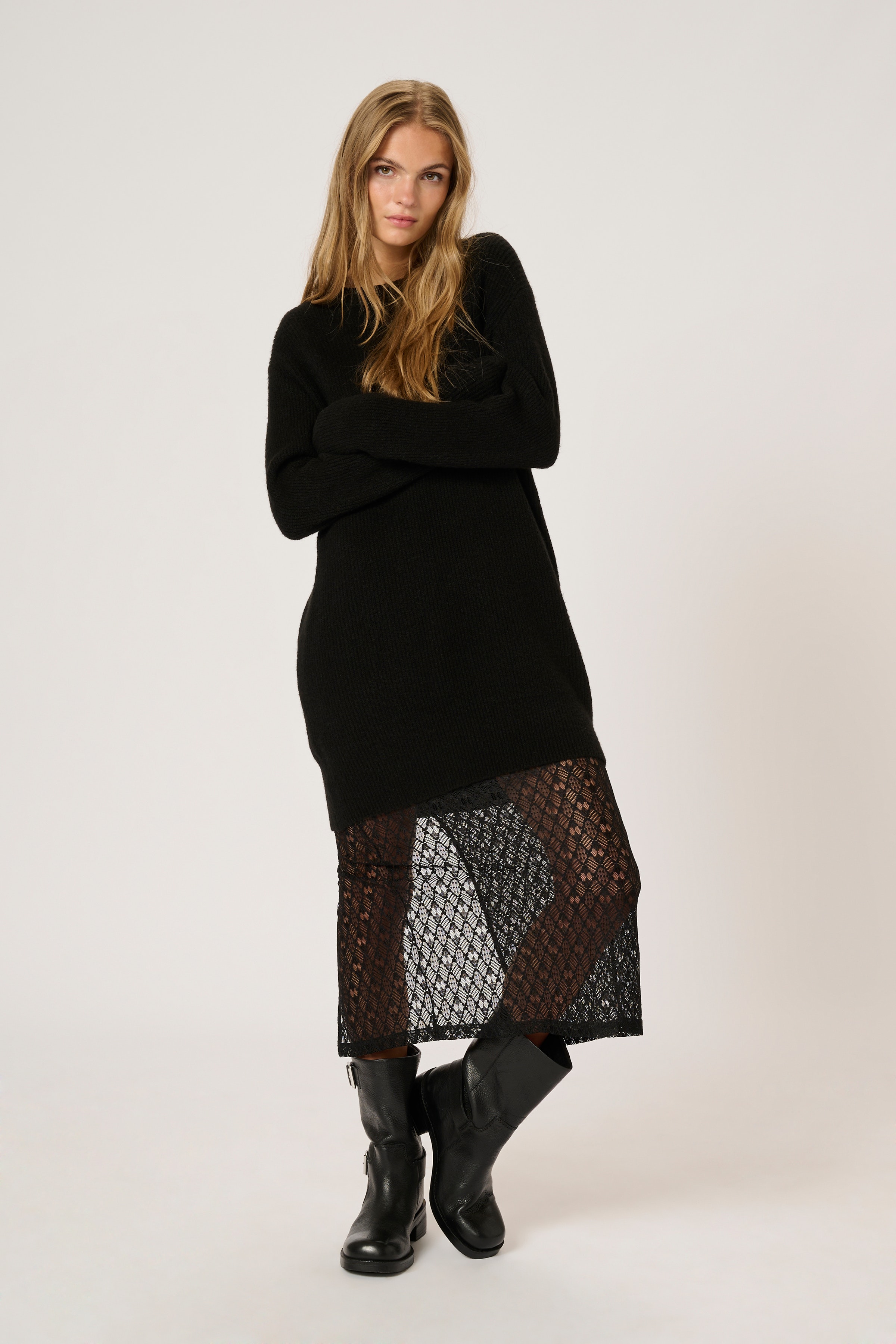 LunaMW Oversize Lång Pullover LOOKBOOK FRONT 10704956-100031