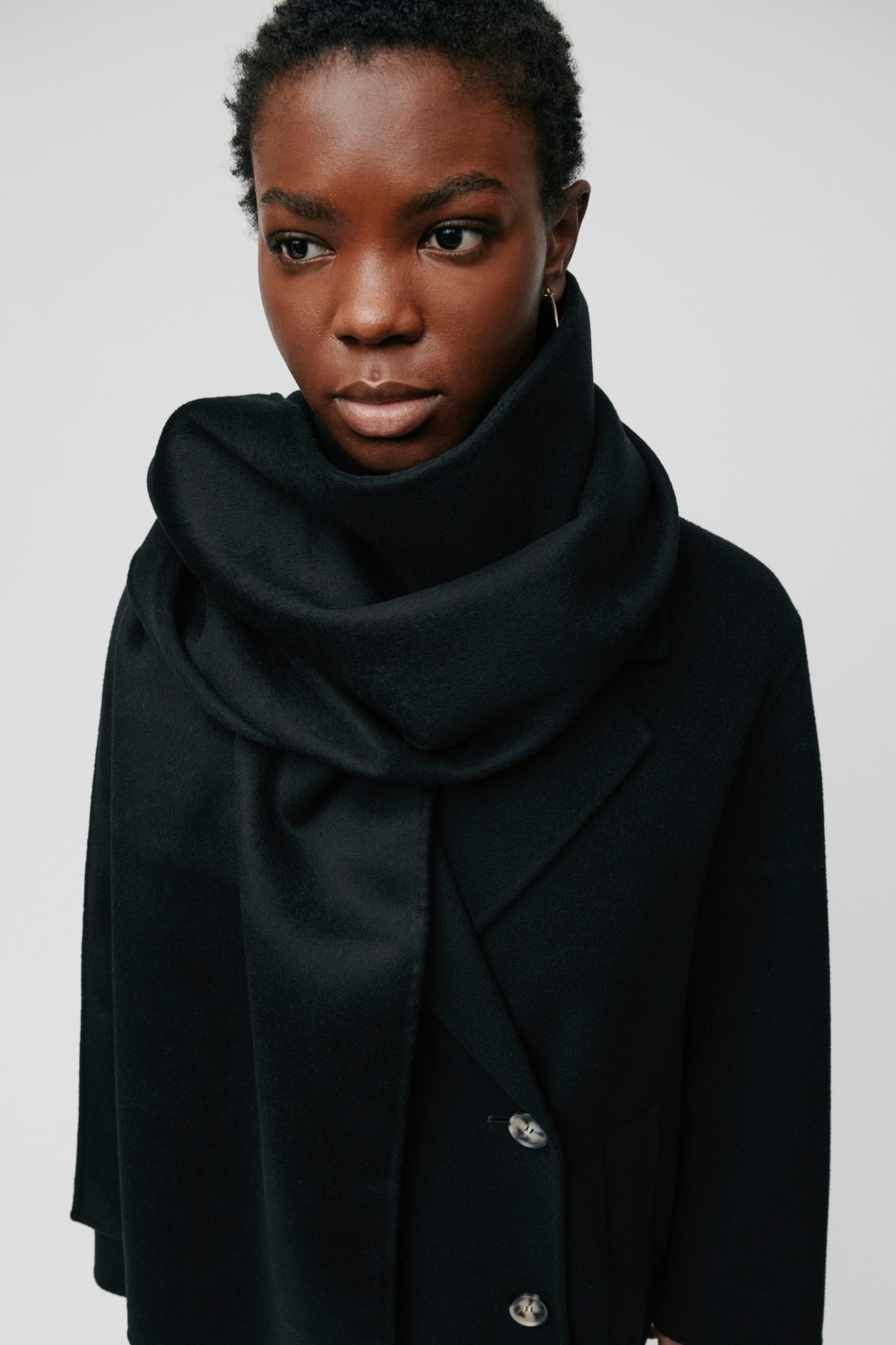 AMY SKJERF LOOKBOOK FRONT 30600714-BK999