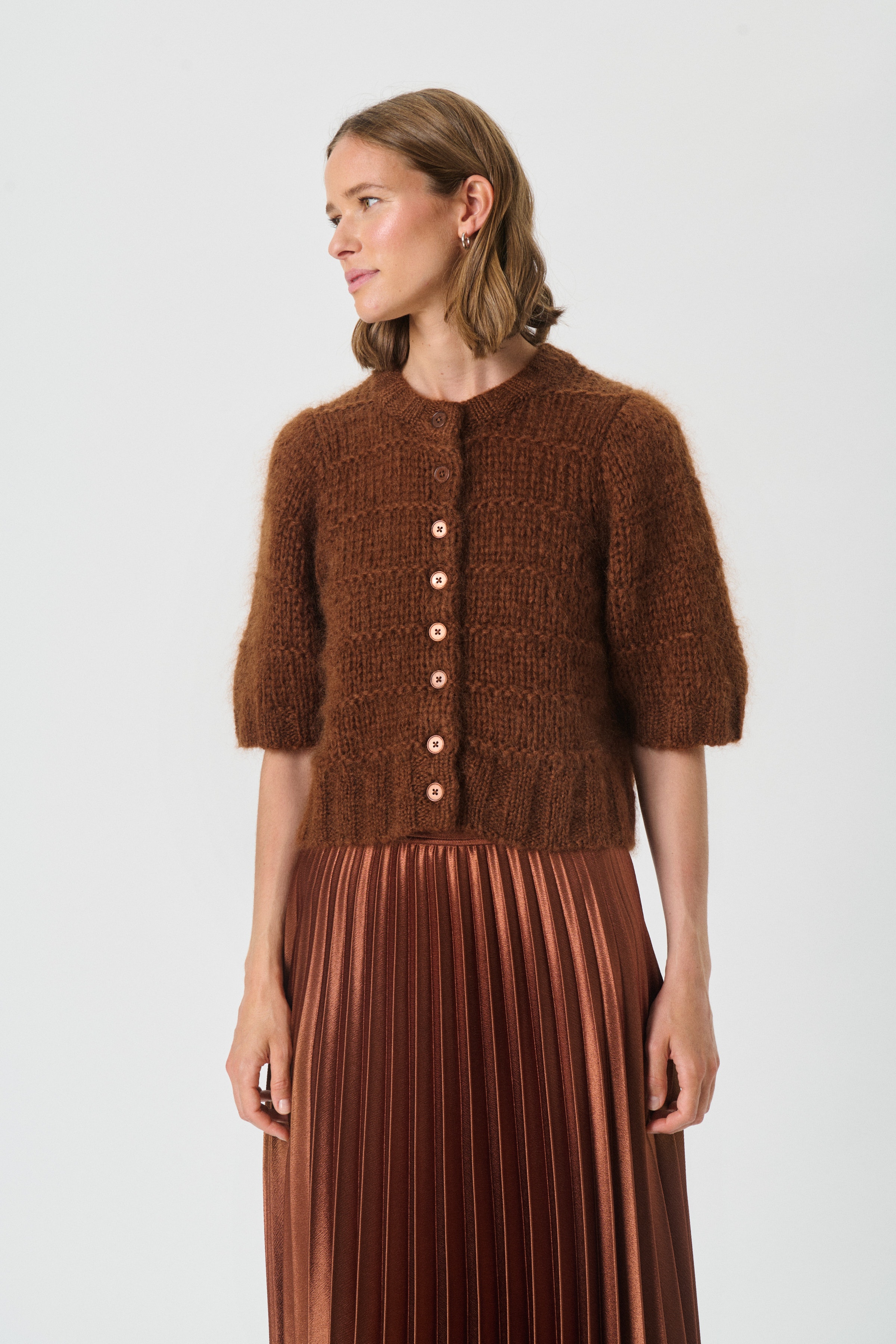 VernonaPW Cardigan LOOKBOOK FRONT 30310224-191227