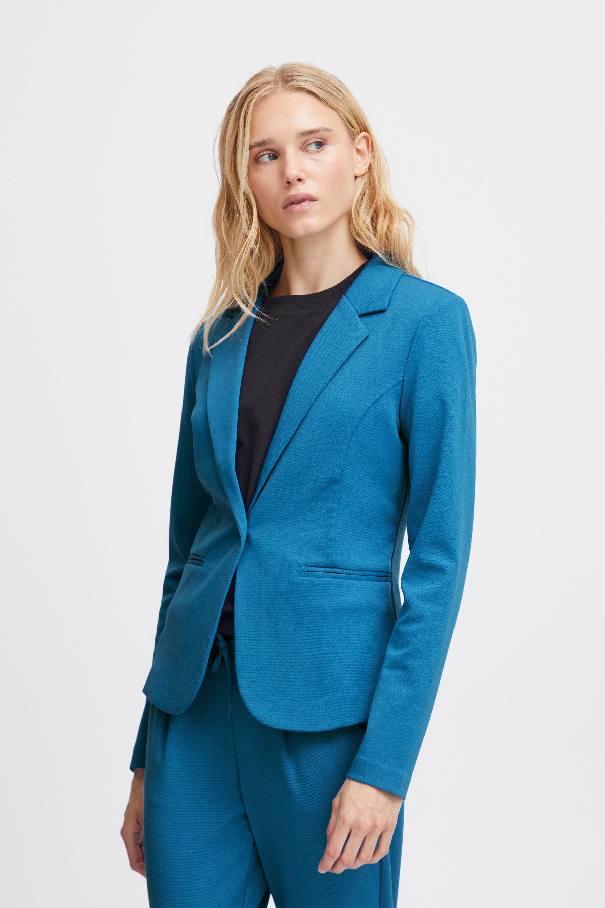 IHKATE Blazer LOOKBOOK FRONT 20101801-184250