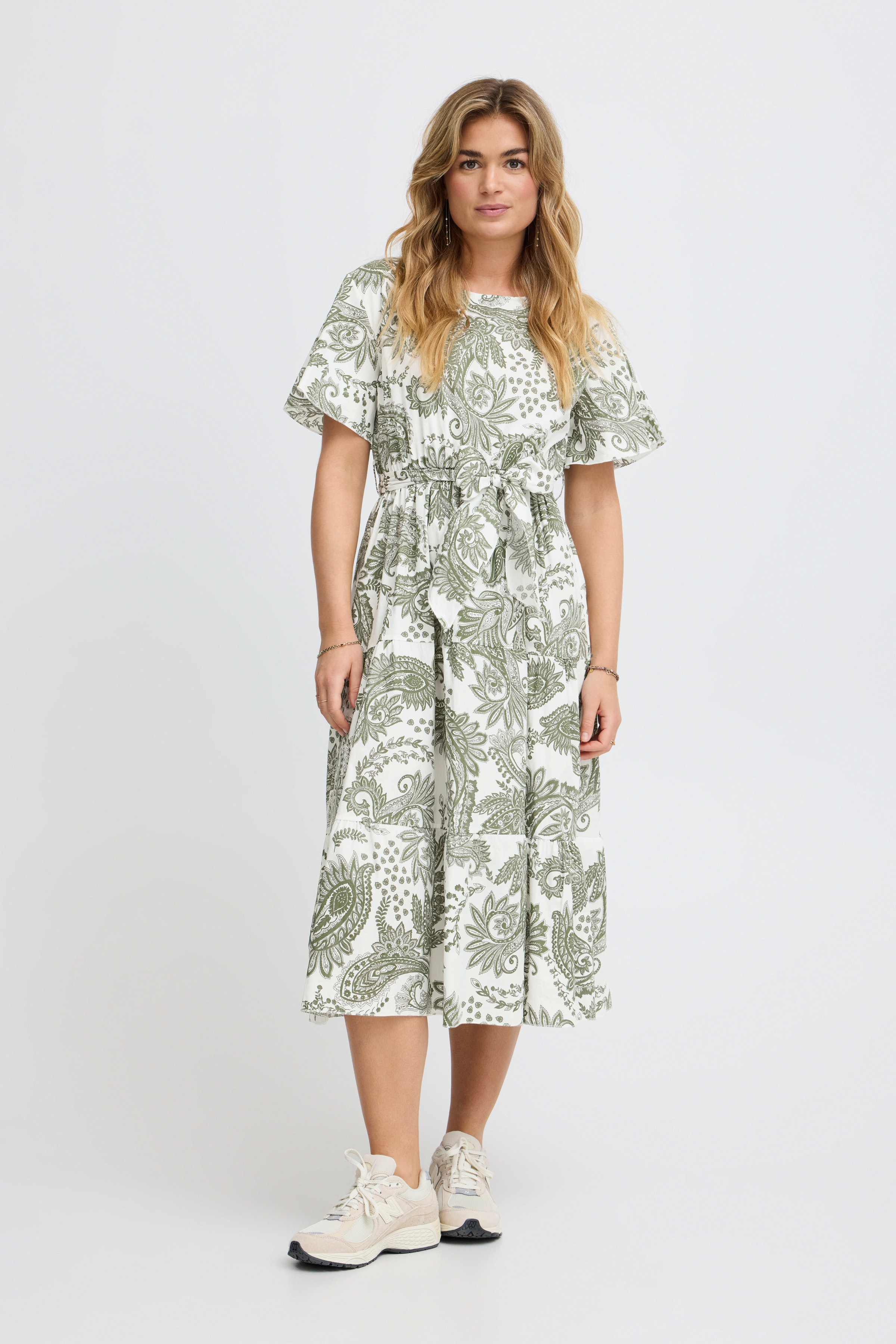 SBJADA Kjole LOOKBOOK FRONT 22100550-180515