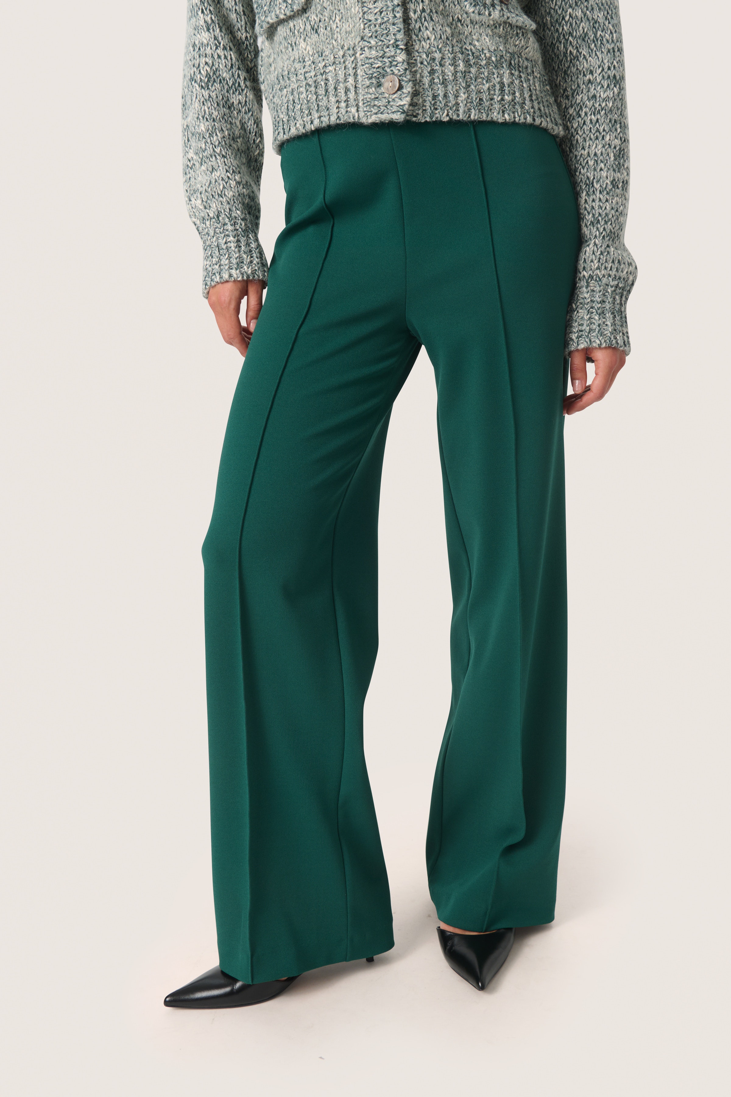 SLBea Trousers LOOKBOOK FRONT 30407279-195232