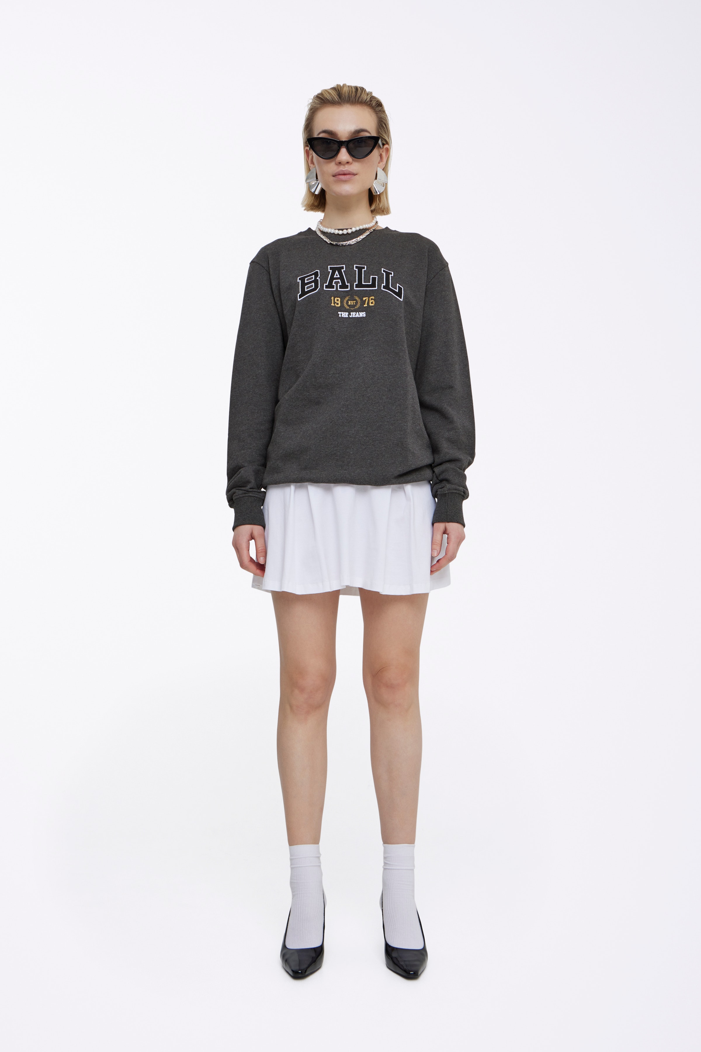 L. TAYLOR SWEATSHIRT LOOKBOOK FRONT 50400052-204306