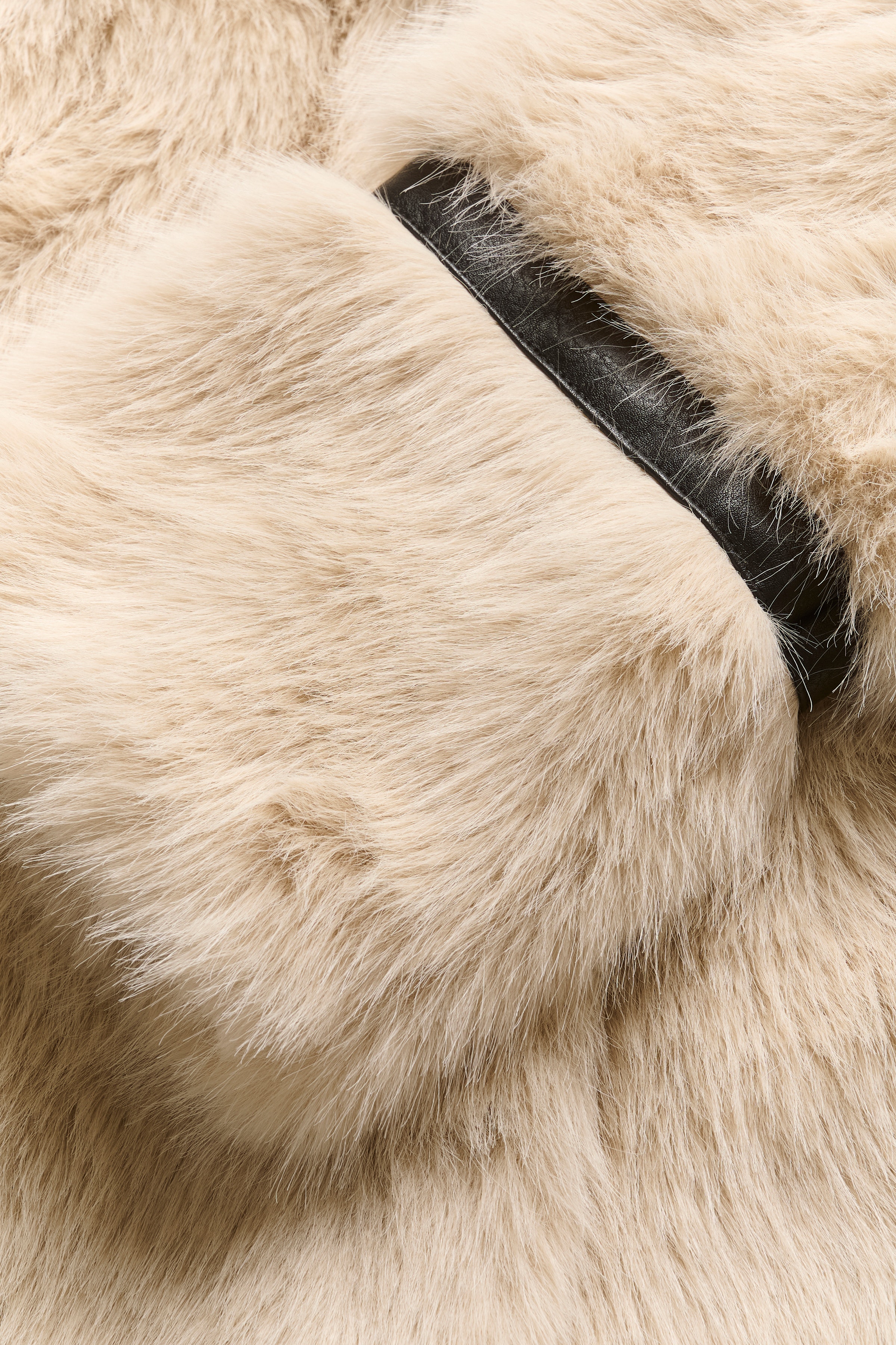 KBPearly Faux Fur Mantel PACK DETAIL 10104998-154502