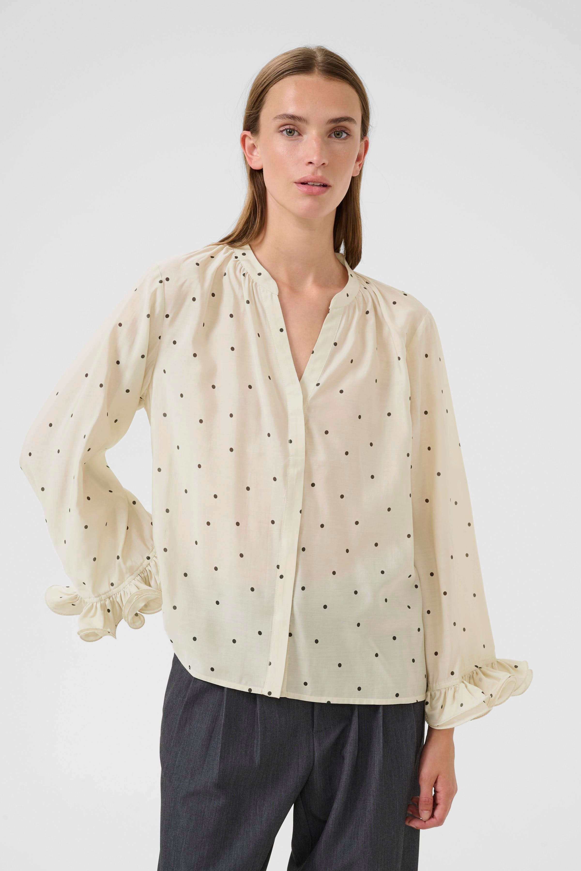 KBCaroline Blouse LOOKBOOK FRONT 10105719-108863