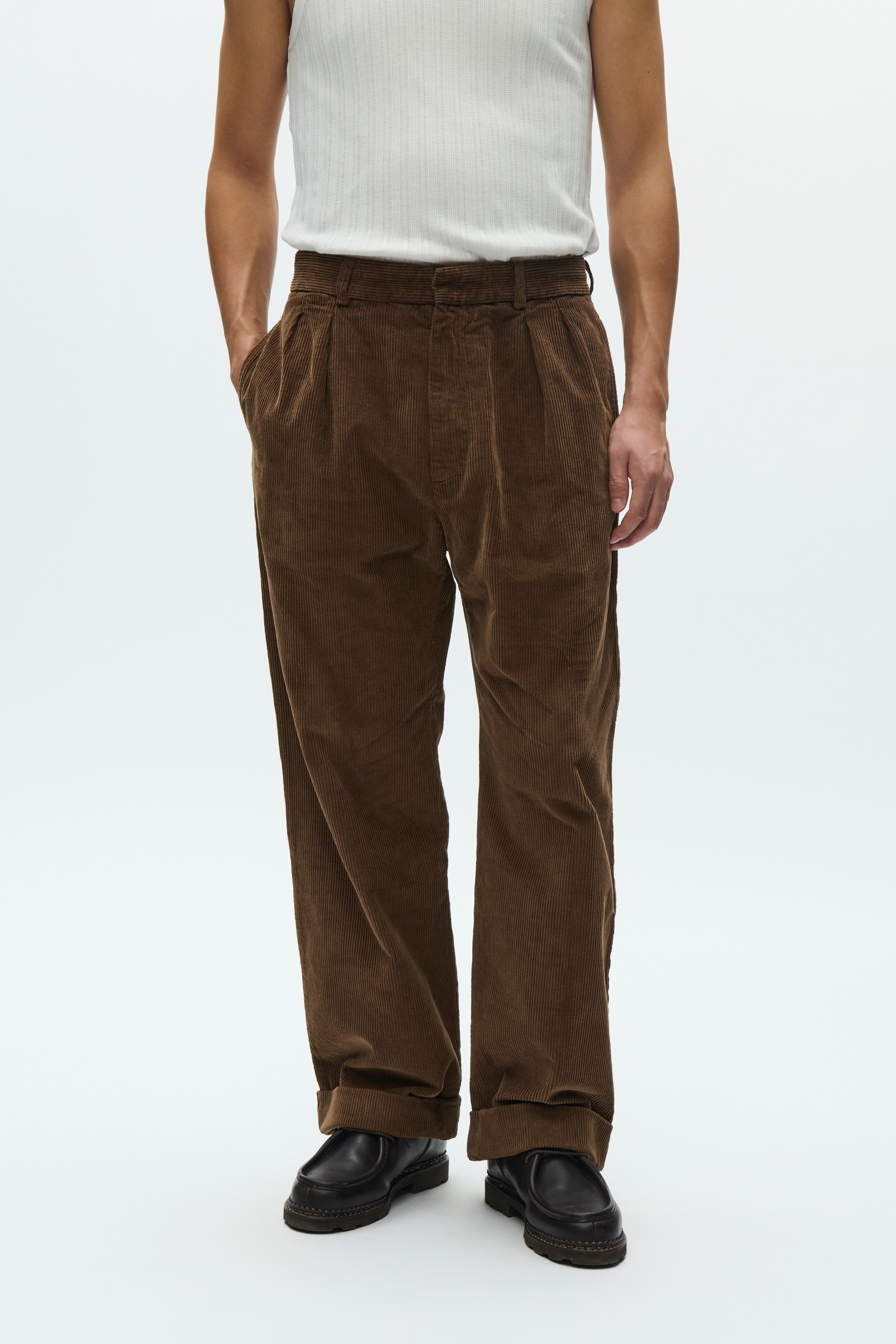 WWLawrence Broek LOOKBOOK FRONT 30250222-W2546