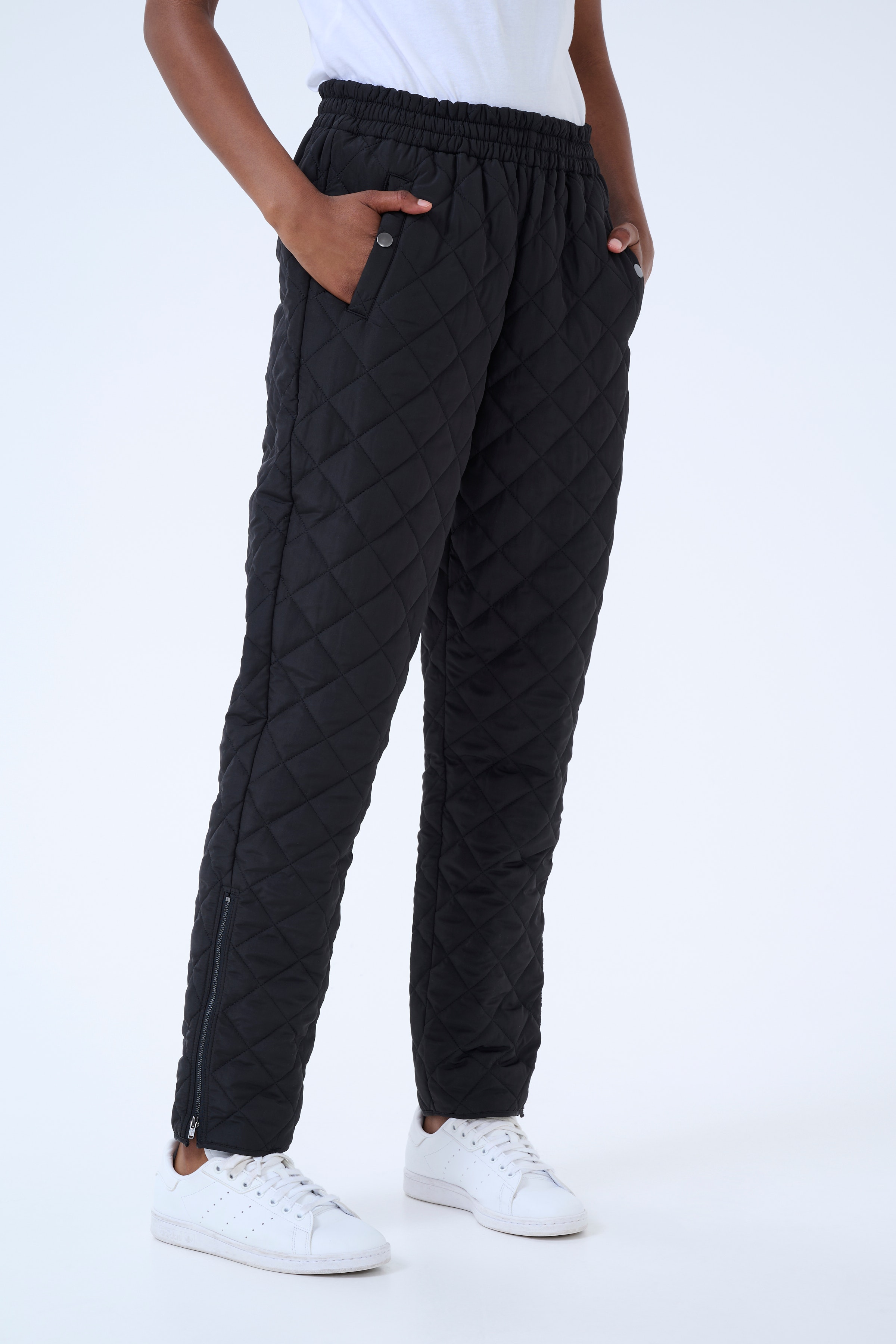 KAseverina Hose LOOKBOOK FRONT 10509583-100121