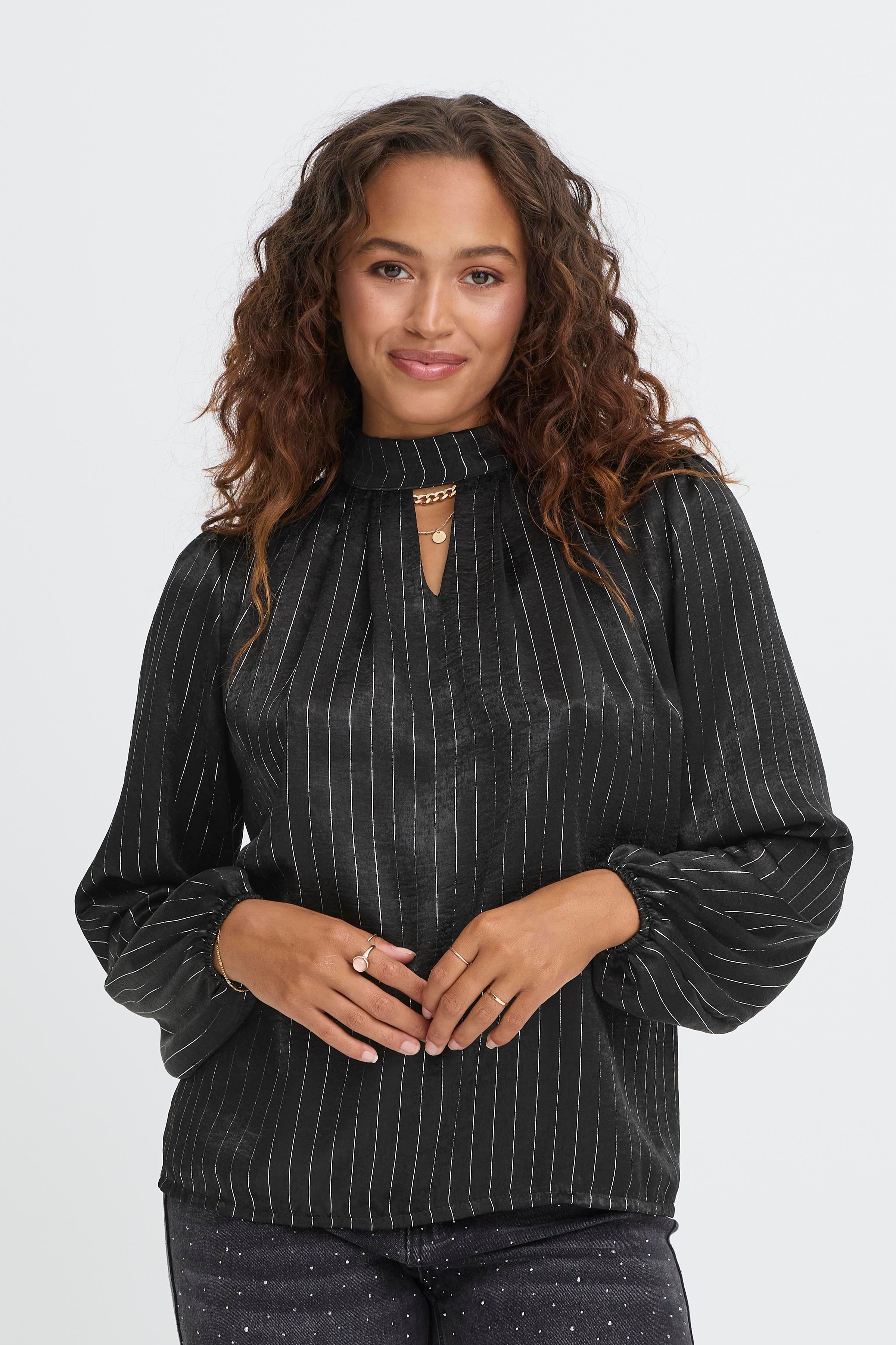 SBDAISY Bluse LOOKBOOK FRONT 22101116-190303