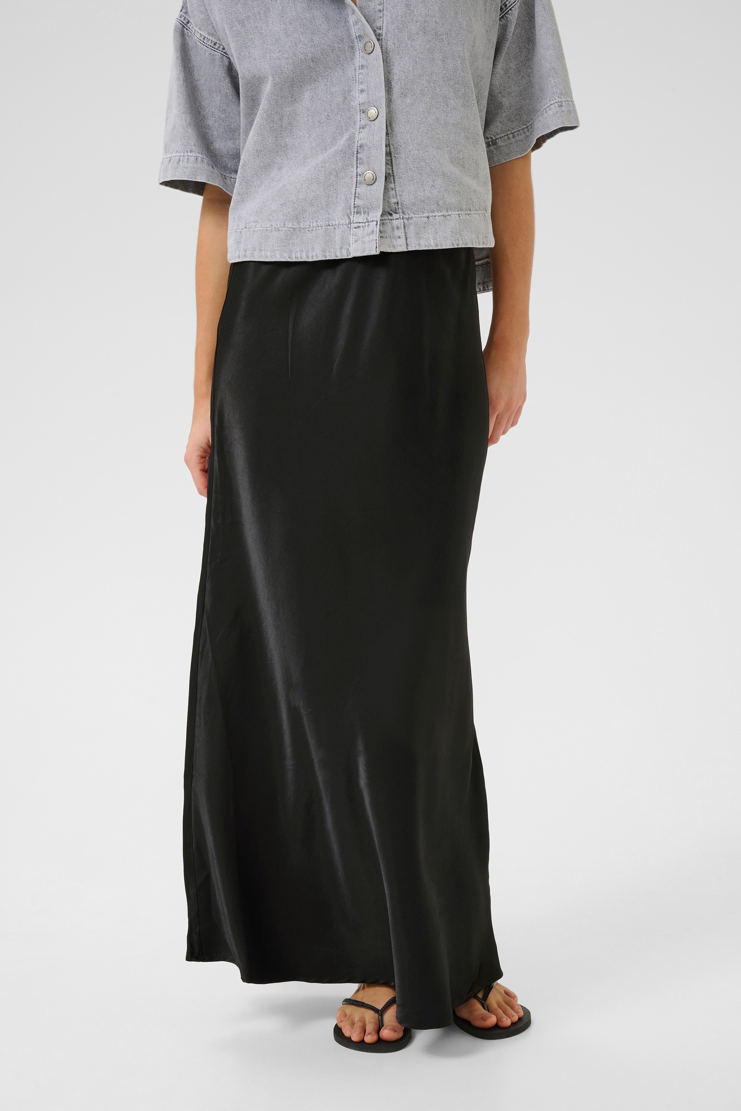 EstelleMW Long Skirt LOOKBOOK FRONT 10704820-100031