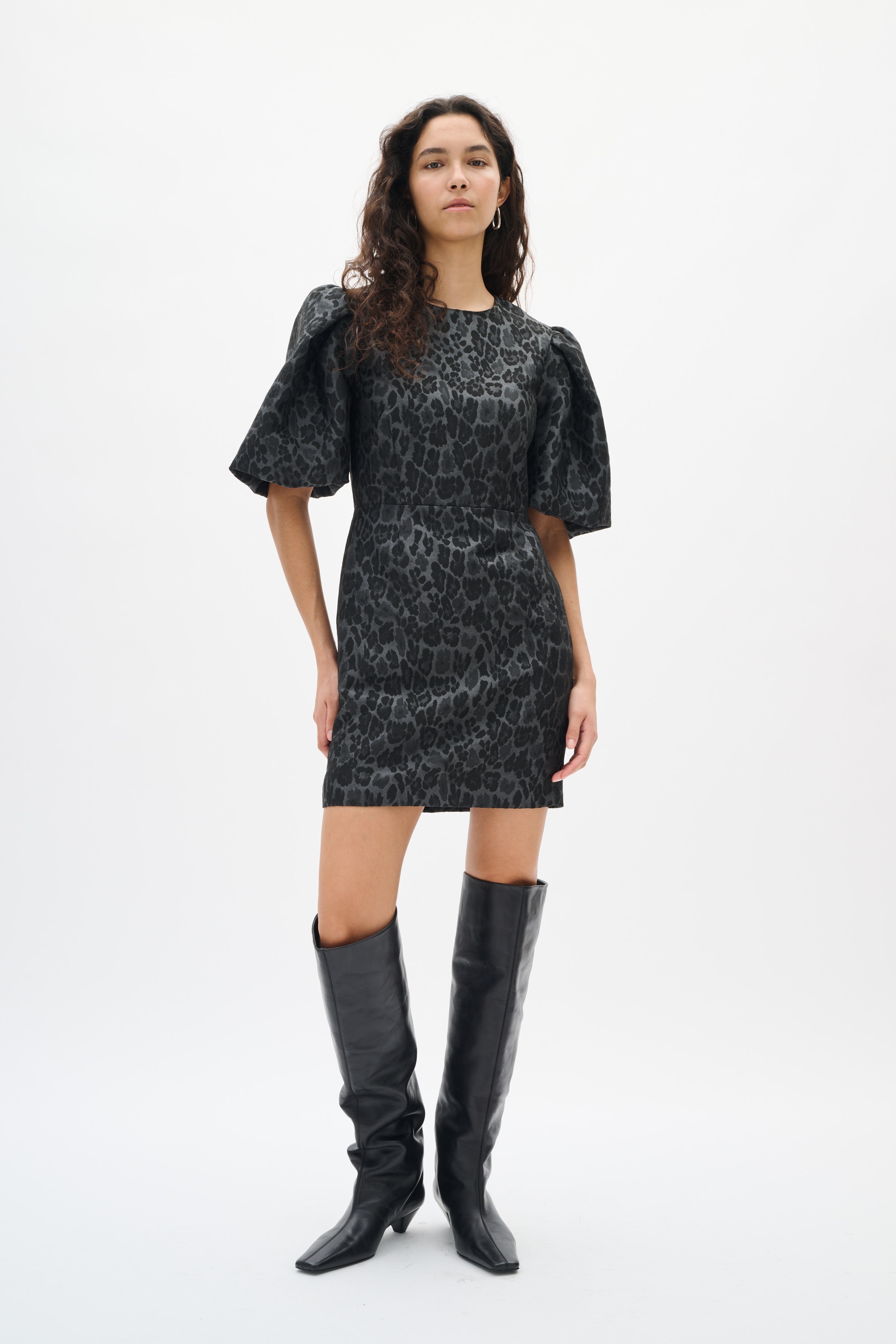 ZINAIW Kjole LOOKBOOK FRONT 30112094-194008