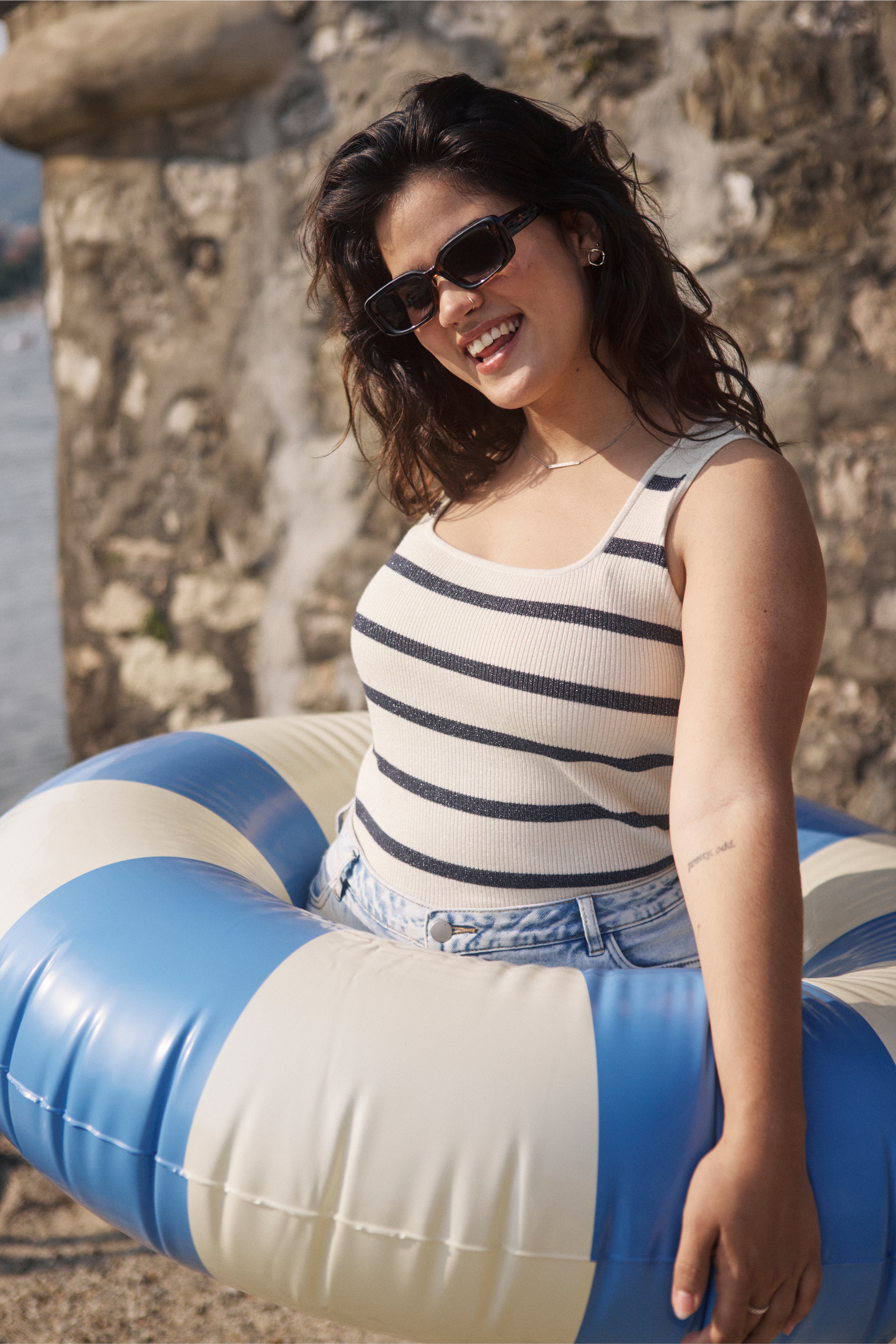 KCmorina Pullover LOCATION NONE 10583253-107445