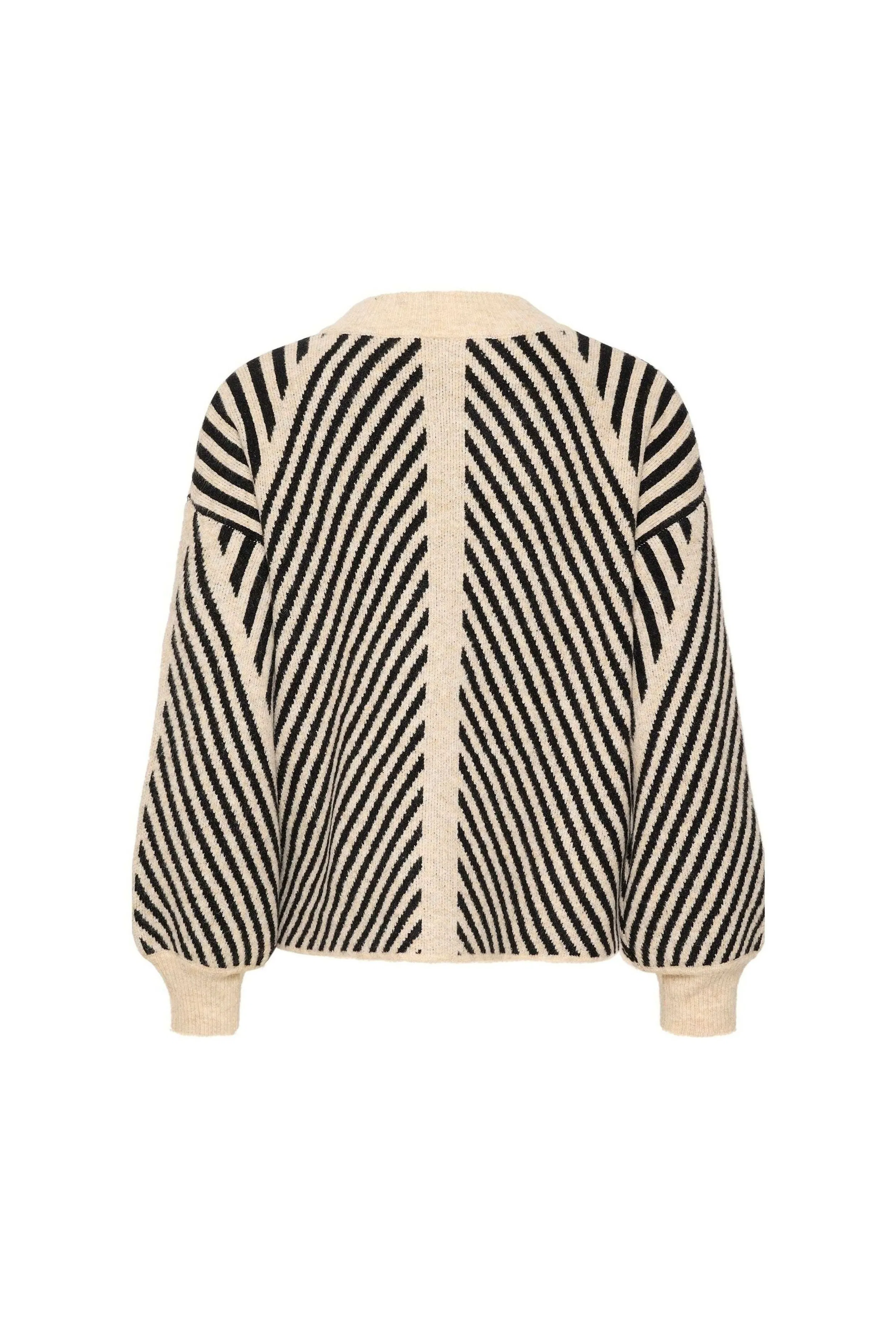 KAvera Pullover PACK FRONT 10507817-104825