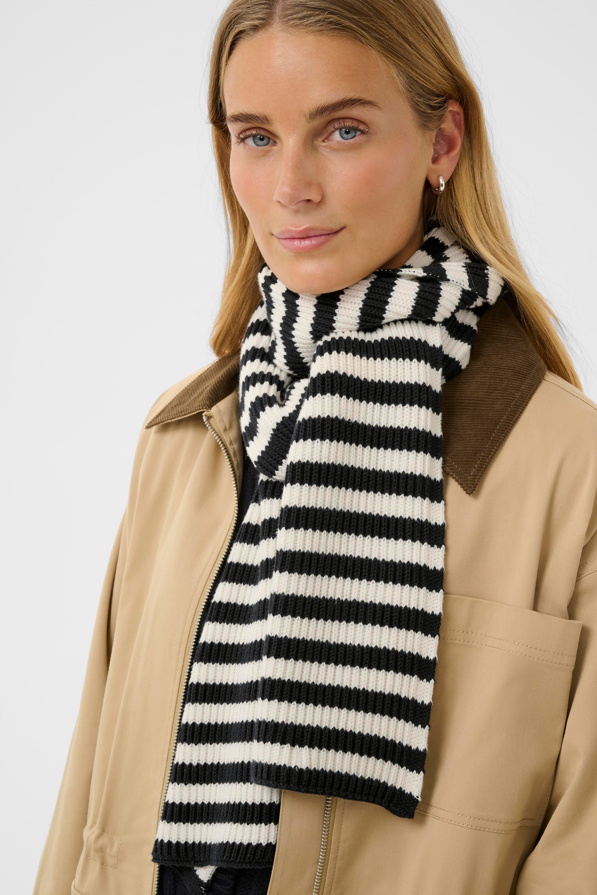 MarisaPW Sjaal LOOKBOOK DETAIL 30310310-304570