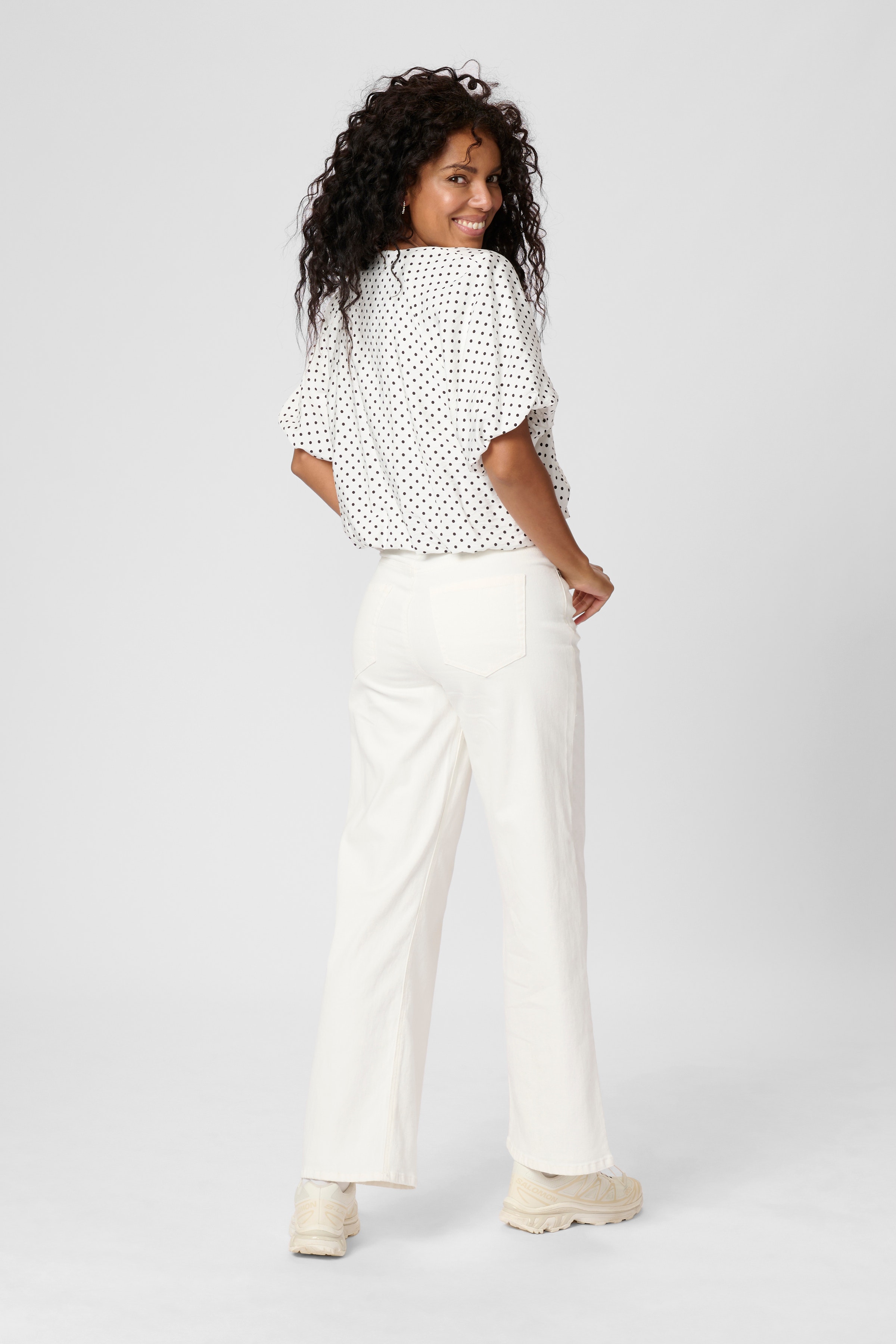 KAgwen Bluse LOOKBOOK BACK 10510120-107713