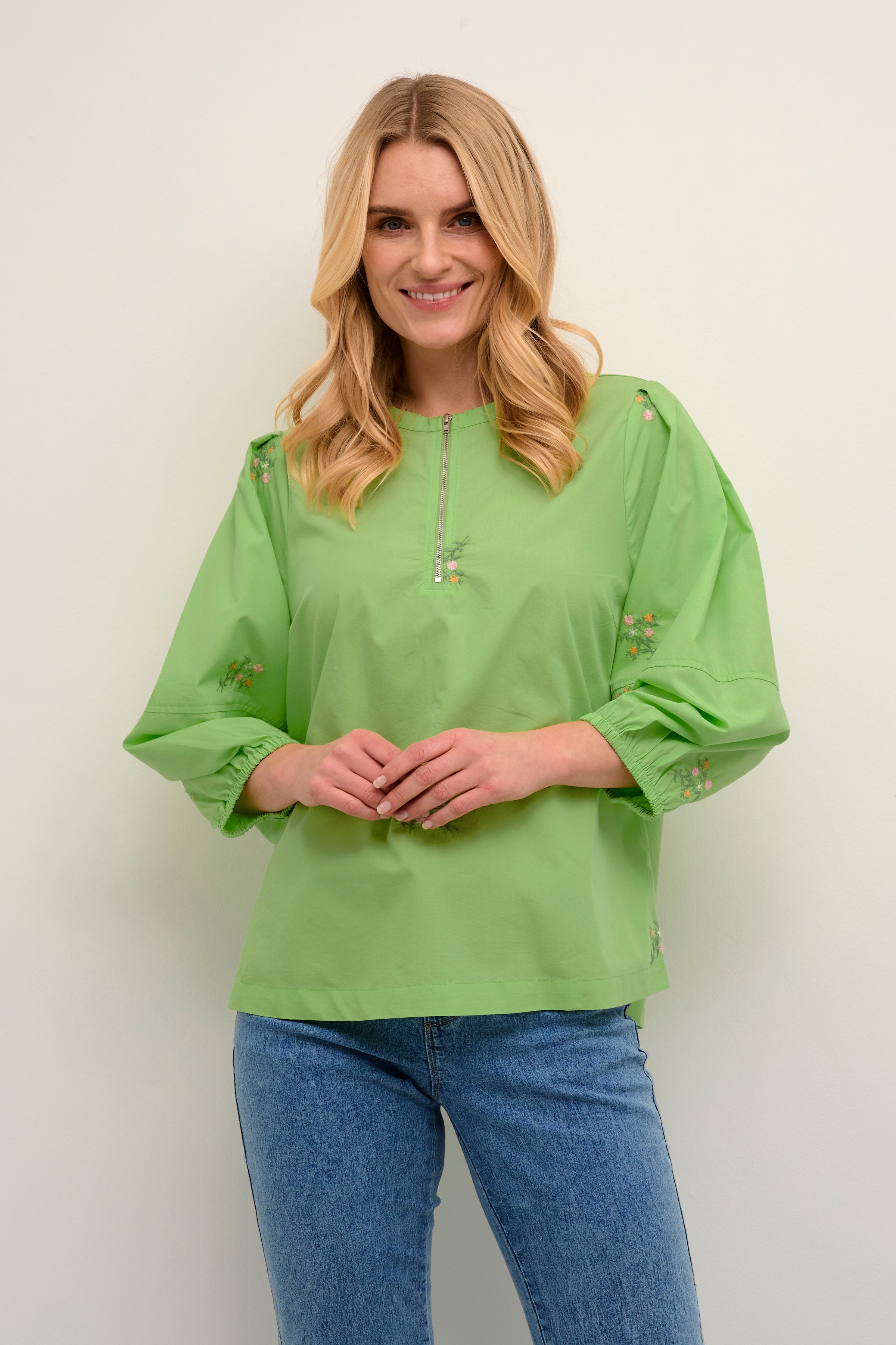 KAcassie Blouse LOOKBOOK FRONT 10552194-140232