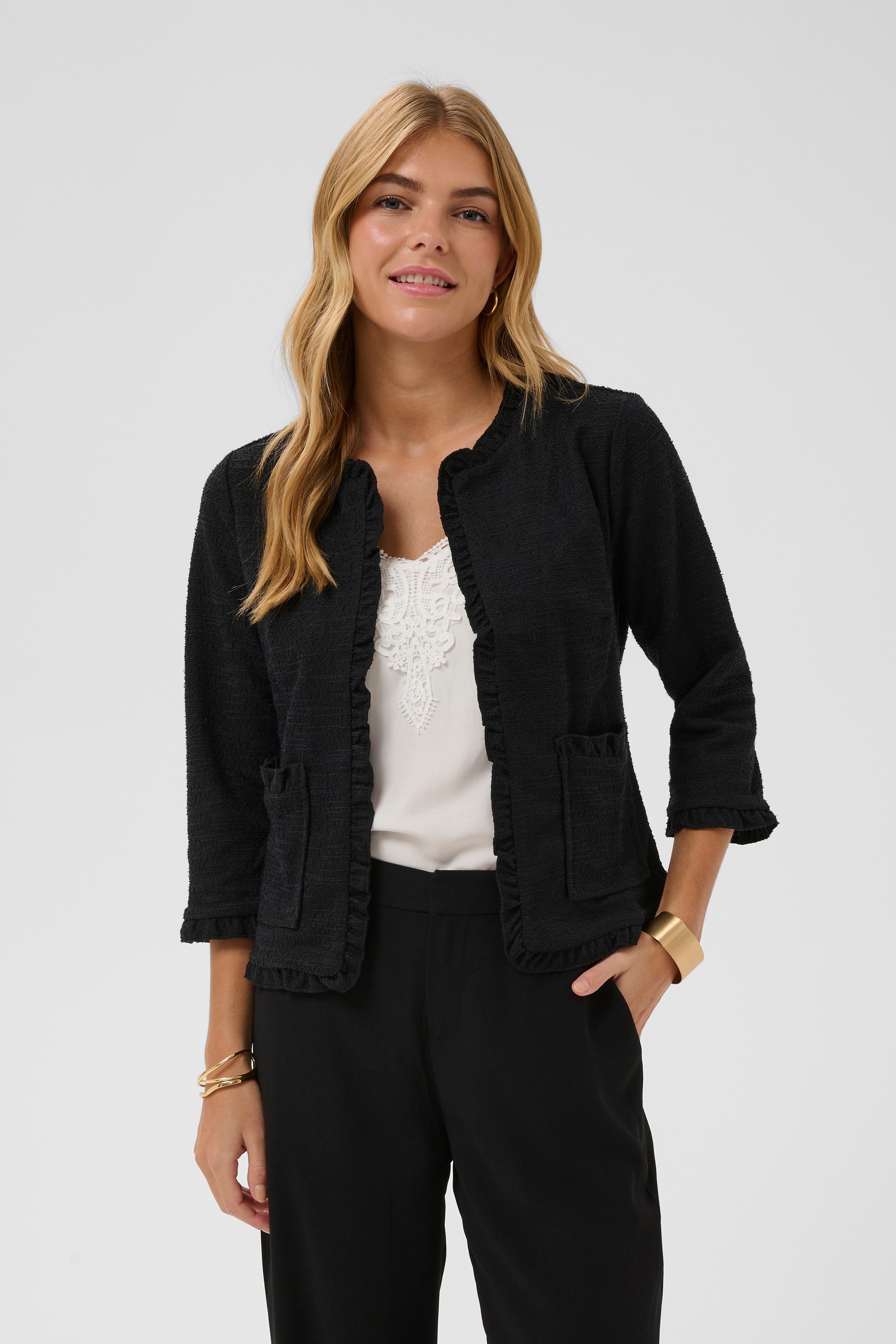 CRMellie Vest LOOKBOOK FRONT 10612204-100120