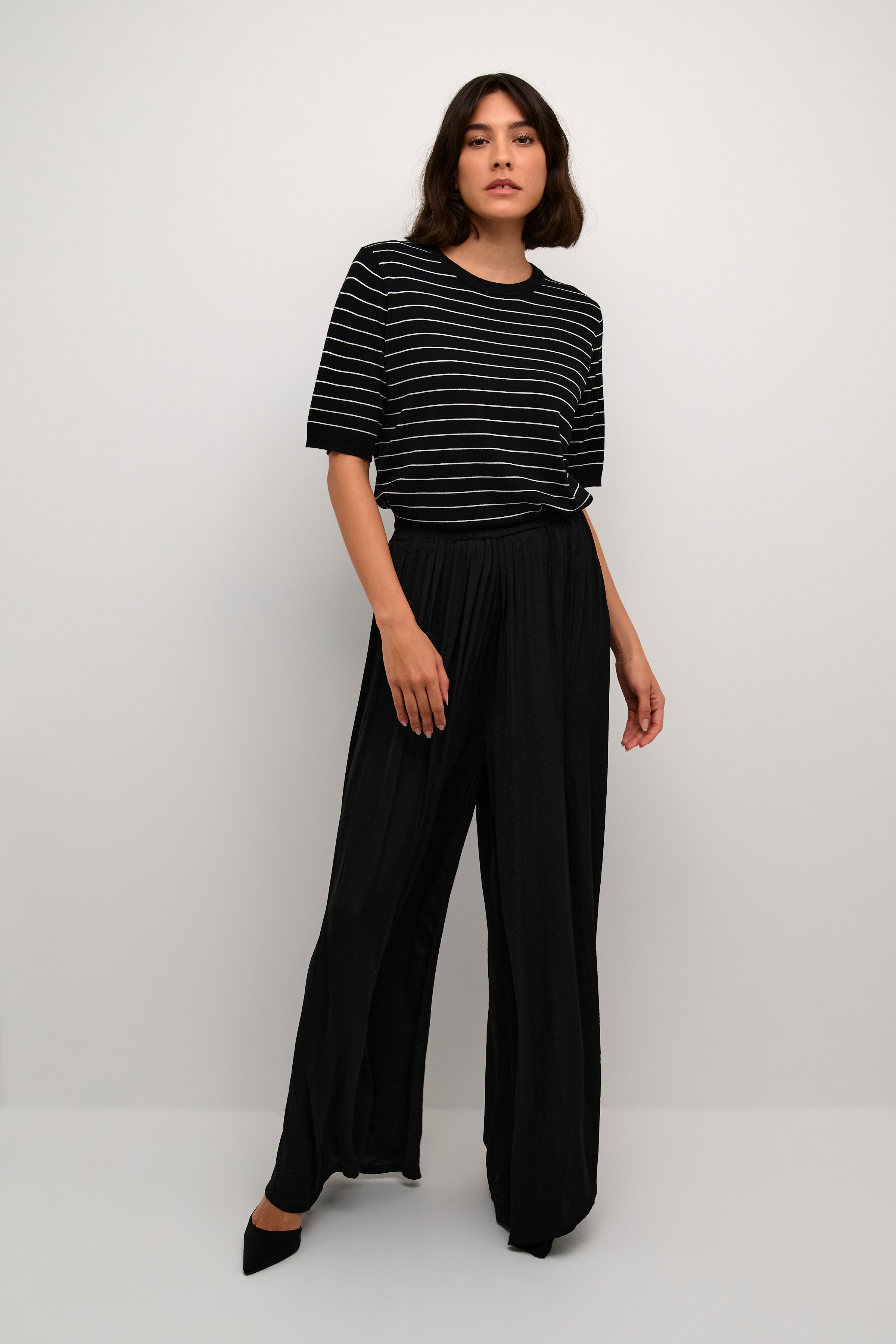 KAallie Trousers LOOKBOOK FRONT 10508761-100121