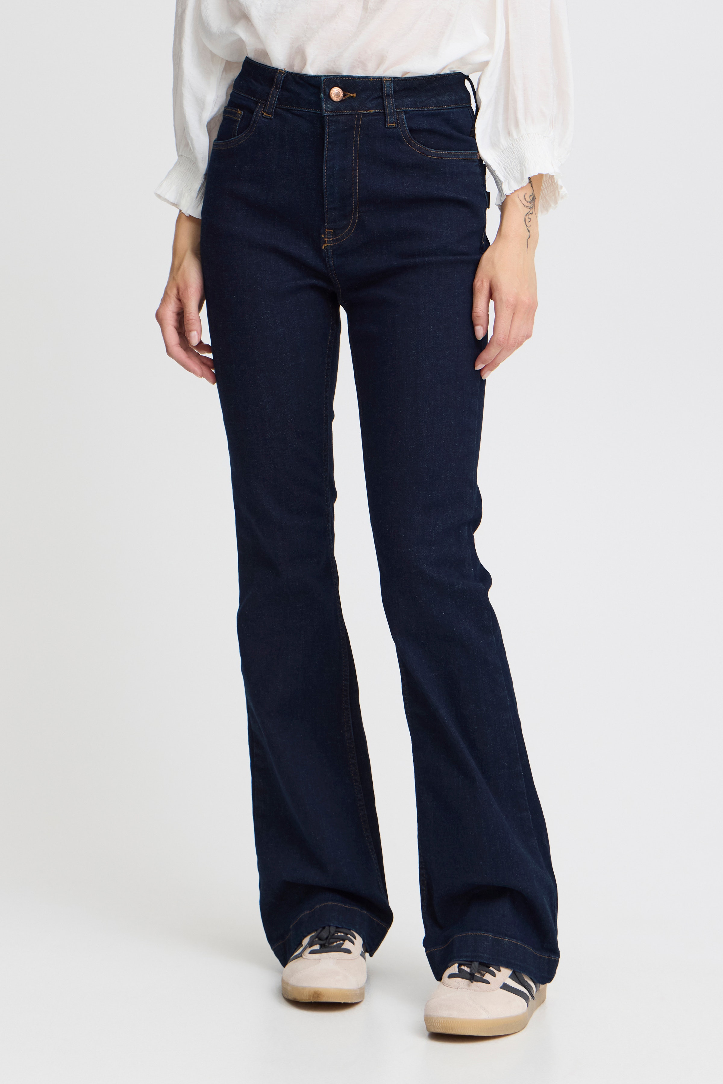 PZBECCA UHW Bootcut Leg LOOKBOOK FRONT 50207285-202124