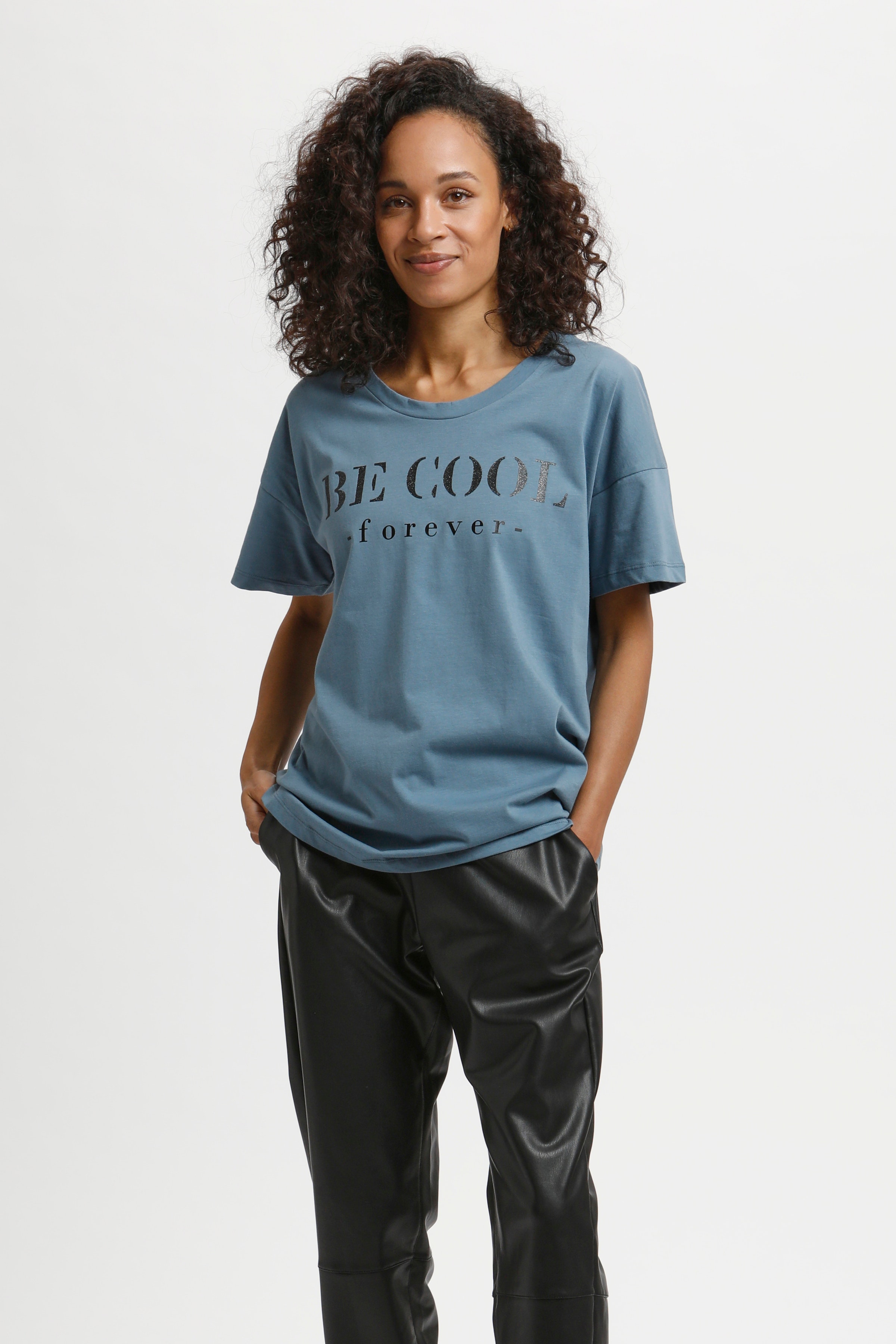 KAlera T-shirt LOOKBOOK FRONT 10505754-184215