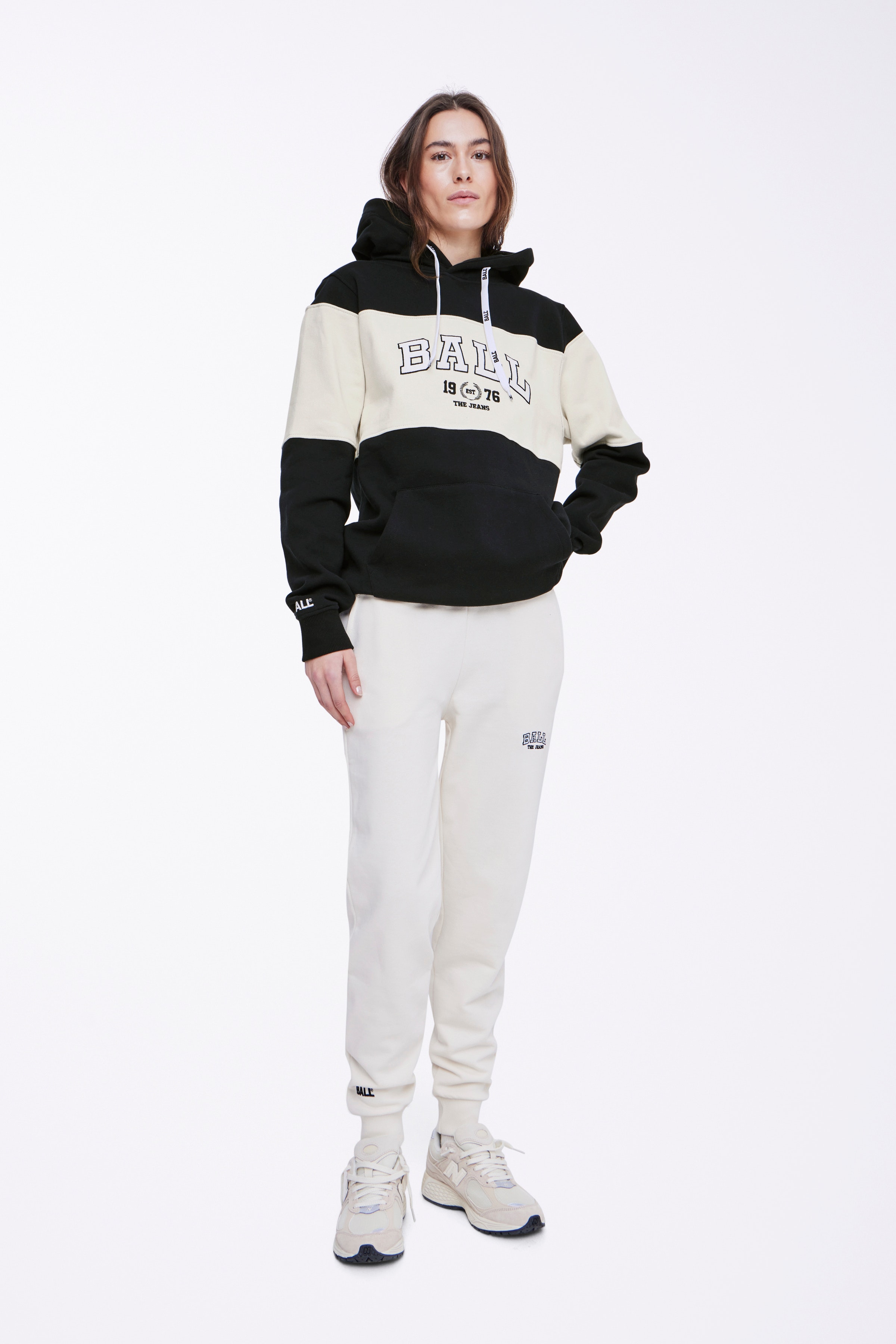 T. DORSET HOODIE LOOKBOOK FRONT 50400075-193911