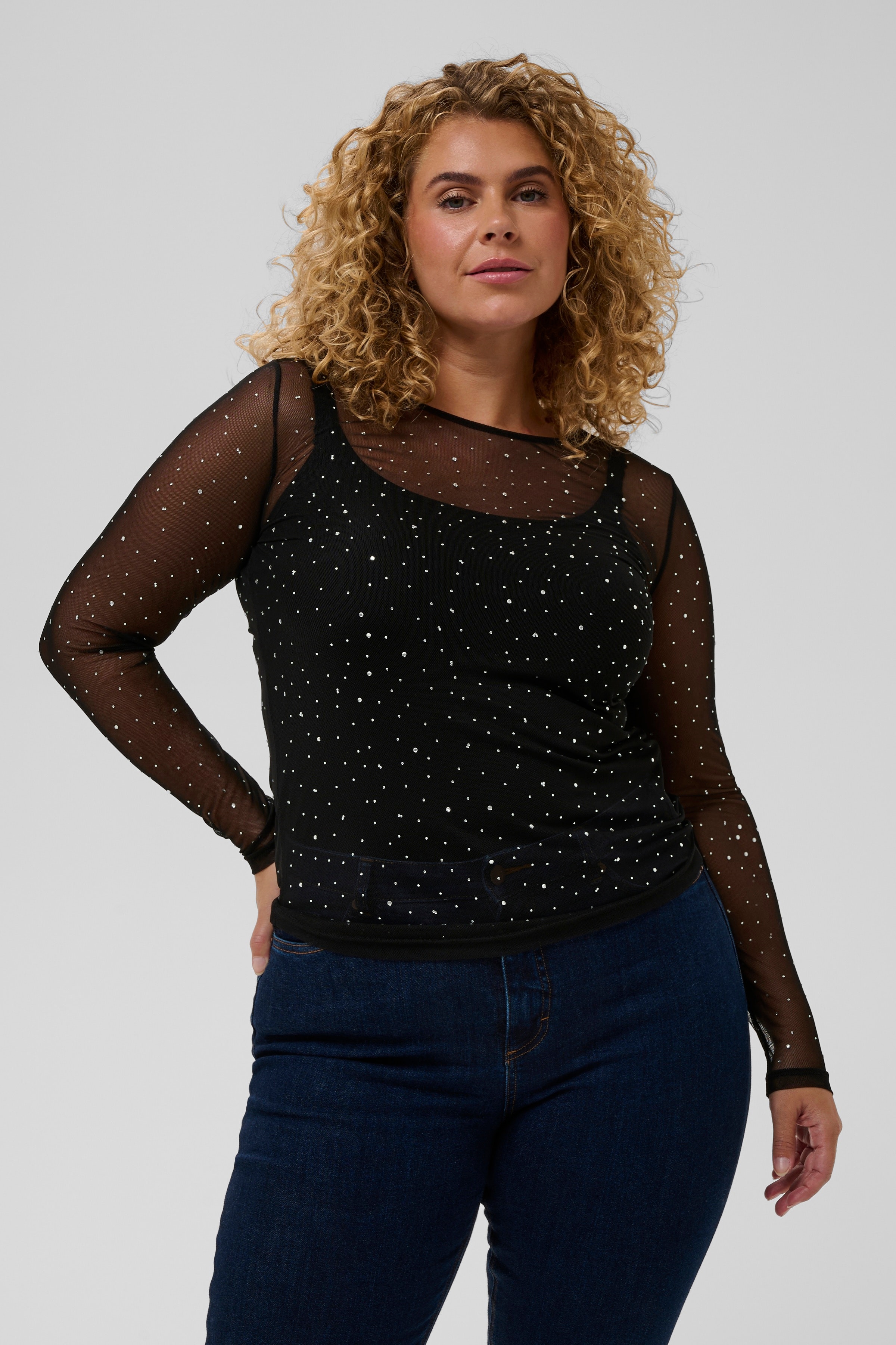 KCtina T-shirt LOOKBOOK FRONT 10583839-106822