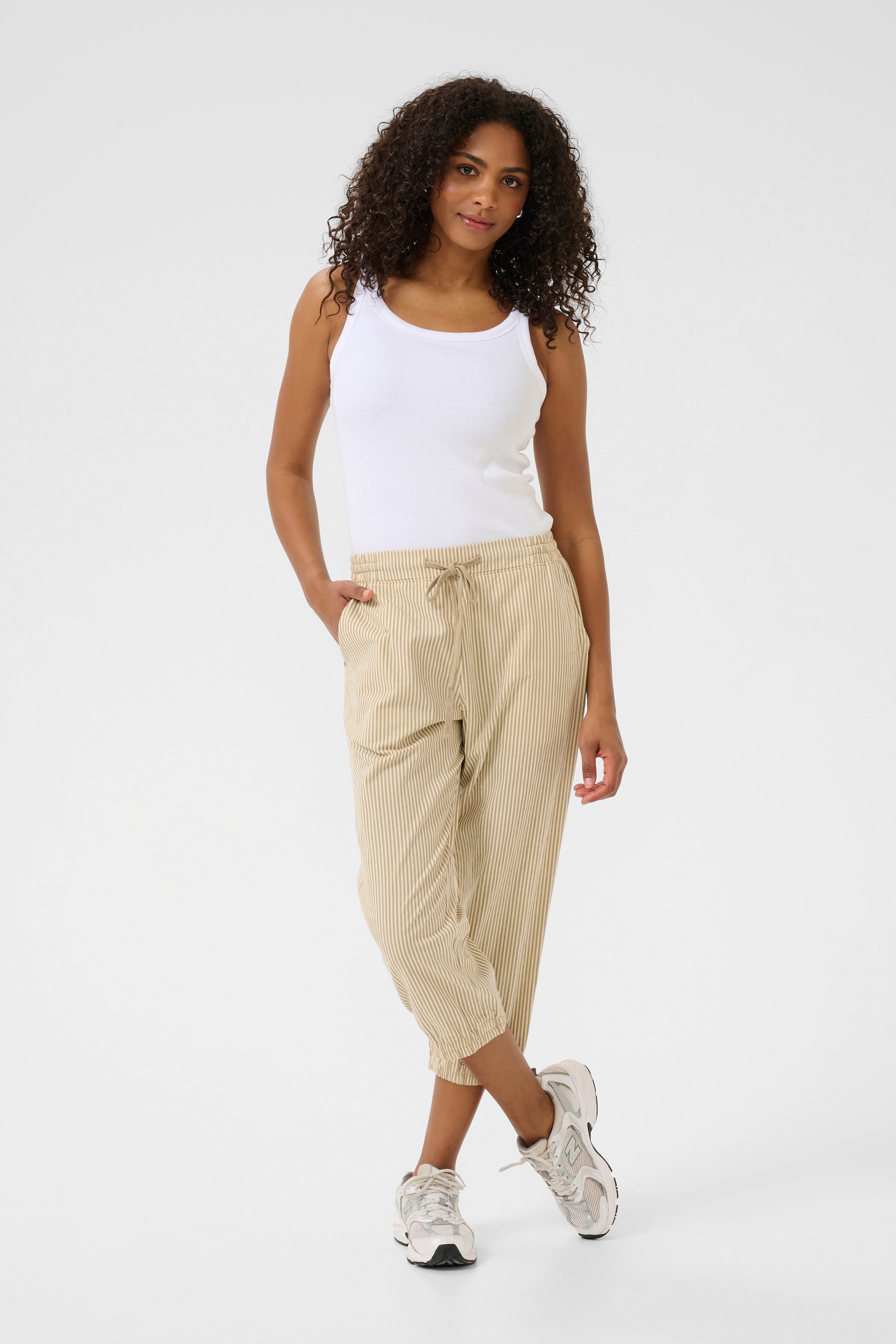 KAnaya Trousers LOOKBOOK FRONT 10509010-107706
