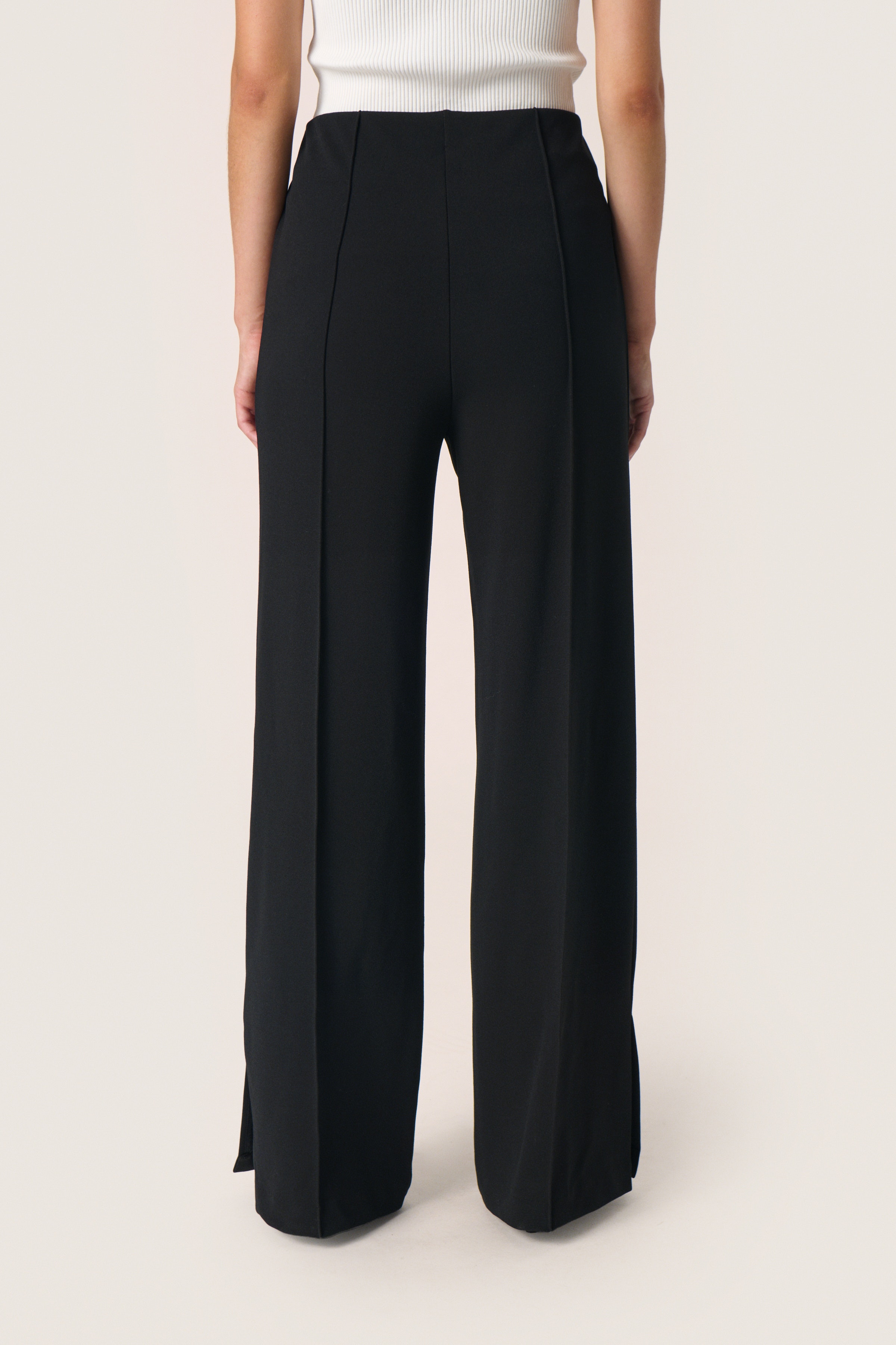 SLBea Trousers LOOKBOOK BACK 30407618-194008