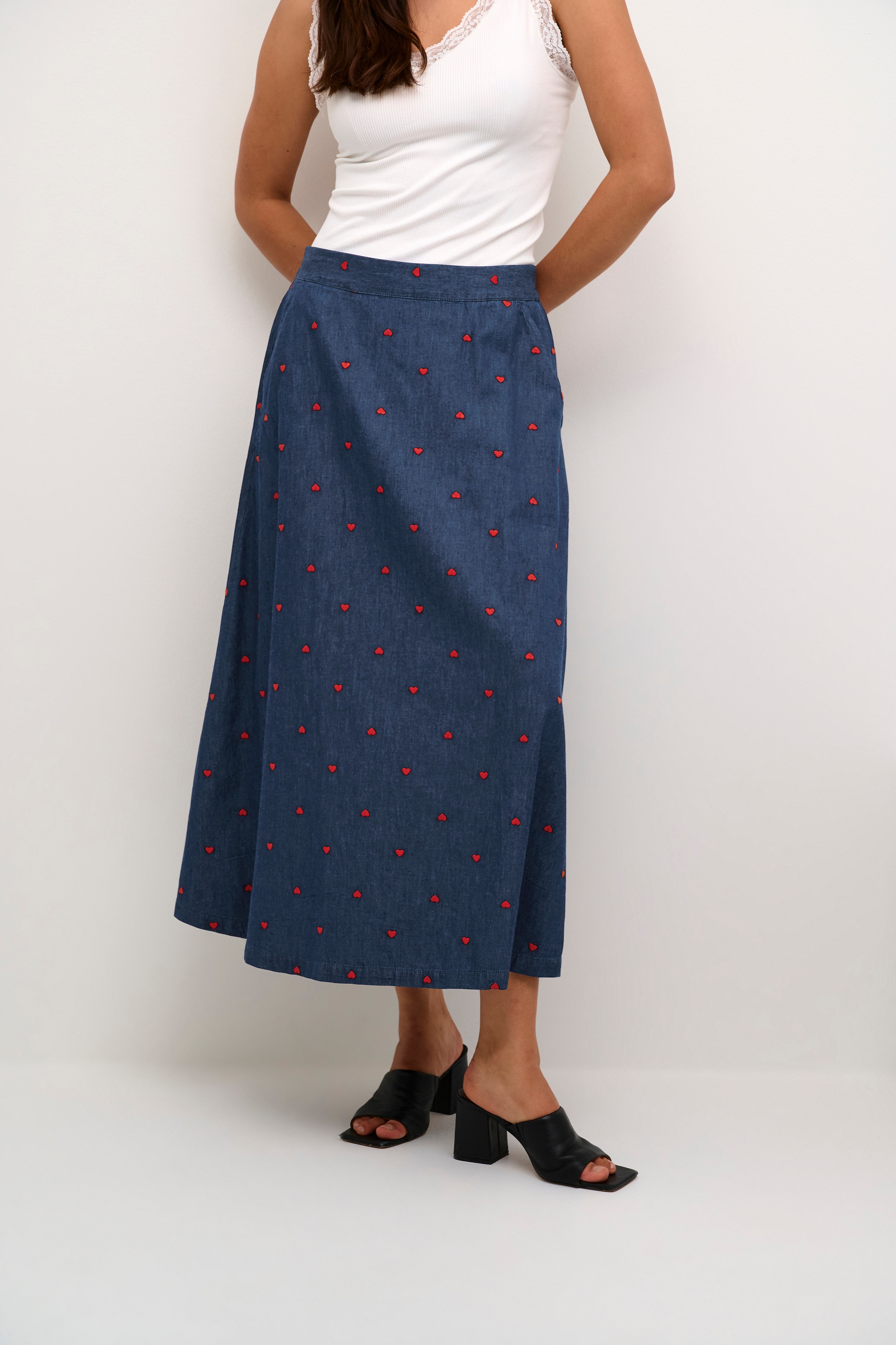 CUmichelle Skirt LOOKBOOK FRONT 50110386-105555