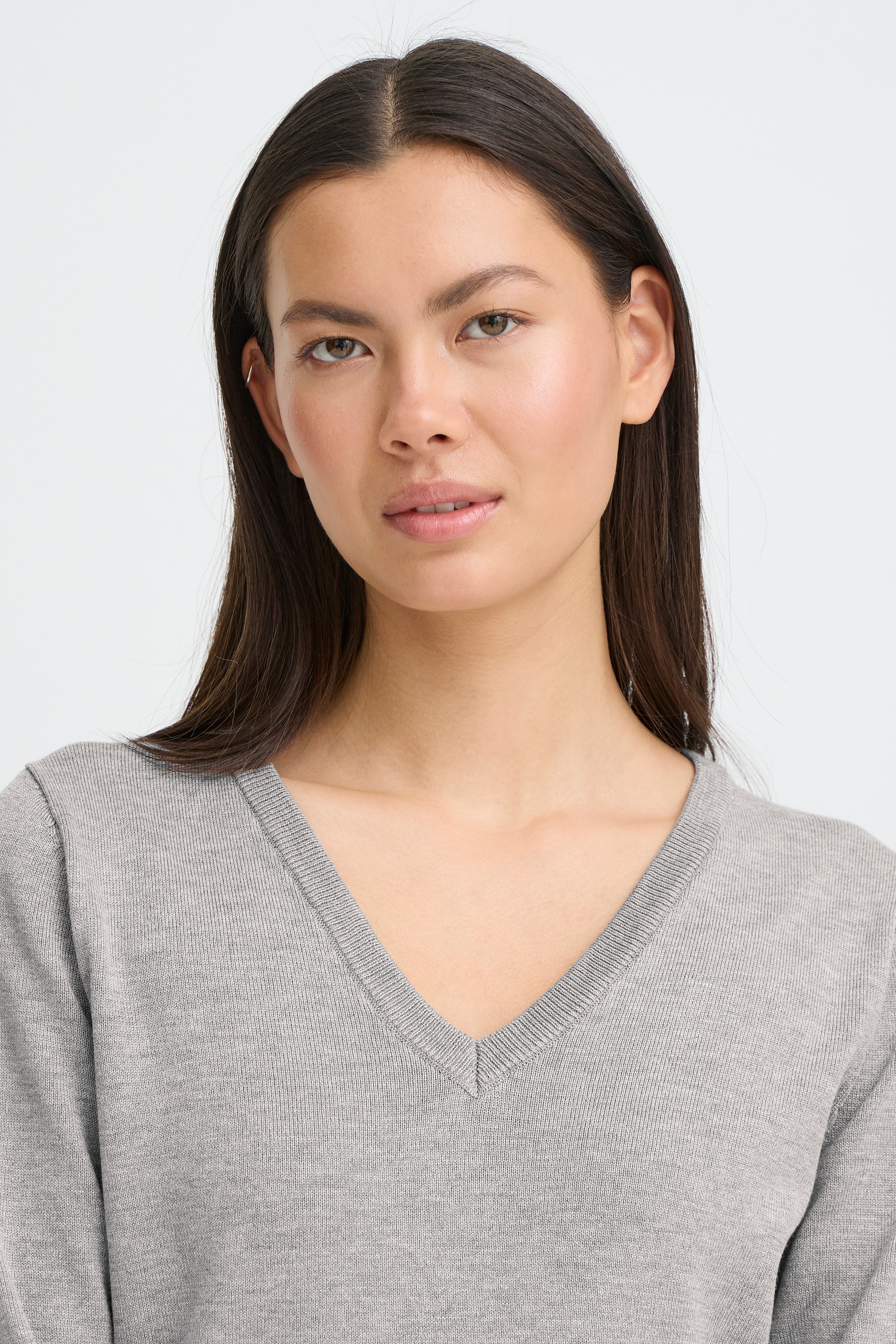 IHLULS V-Neck Pullover LOOKBOOK DETAIL 20125815-200317