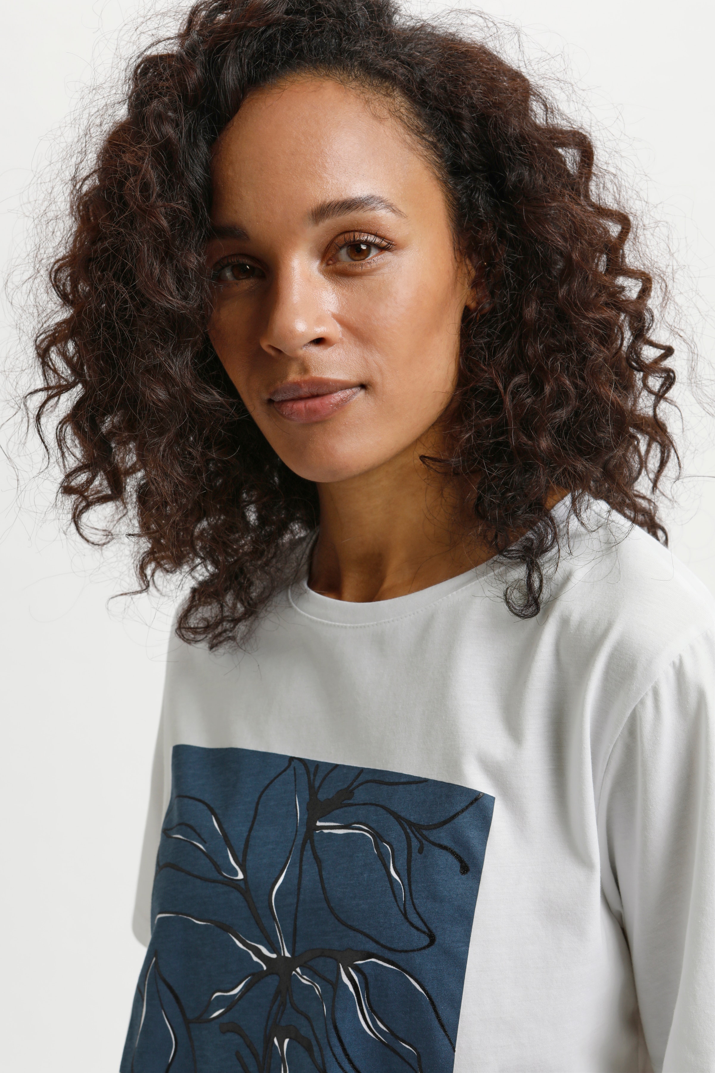 KAtomara T-shirt LOOKBOOK DETAIL 10505831-110601