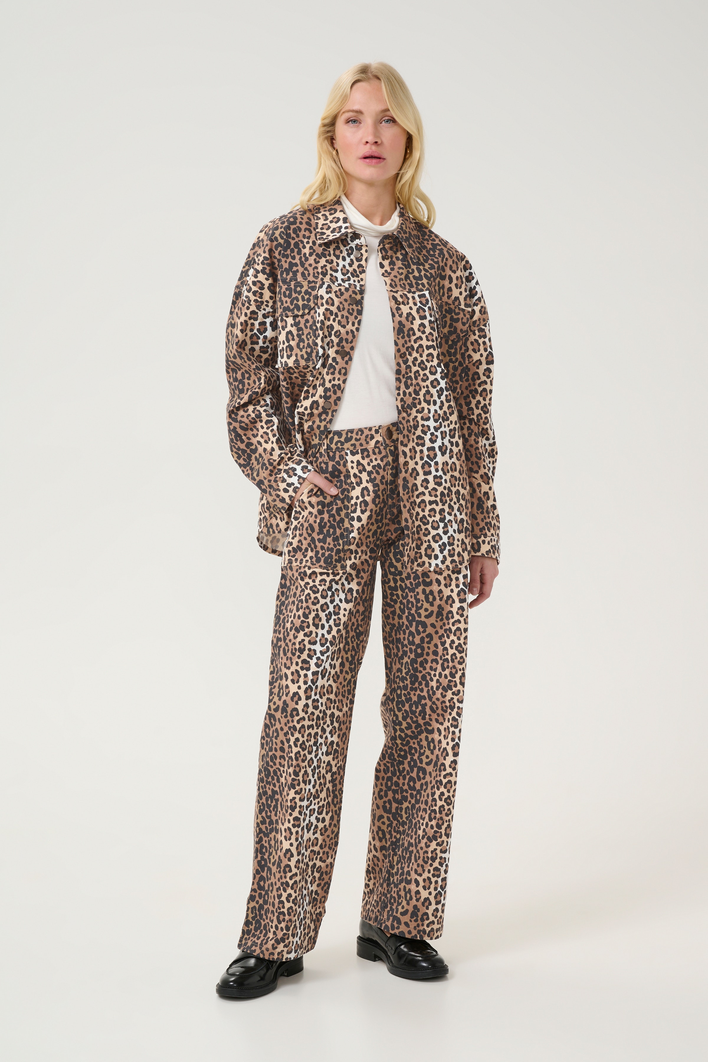 CUfenna Leopard Hose LOOKBOOK FRONT 50111652-107355