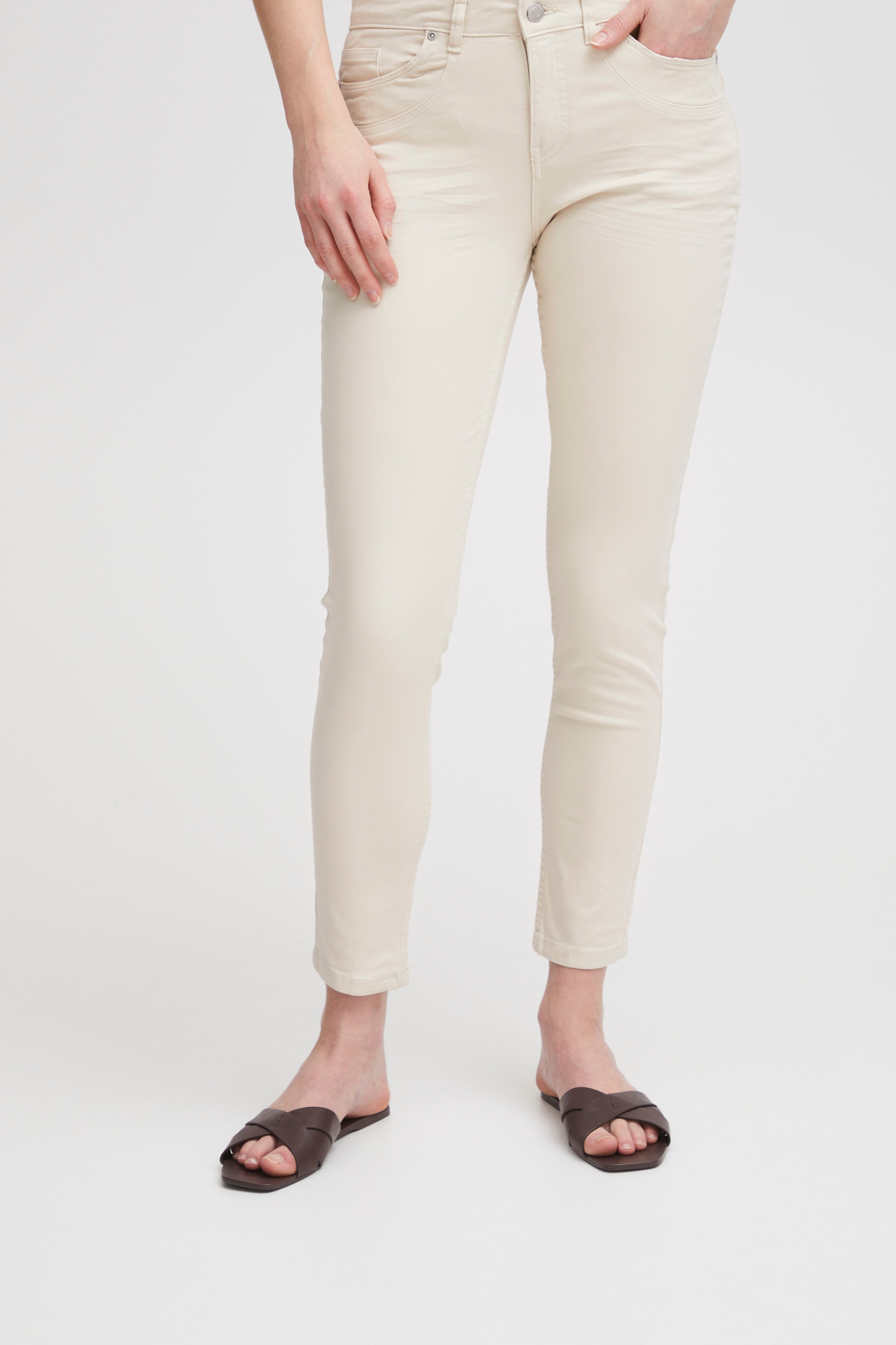 FRFOTWILL Bukser LOOKBOOK FRONT 20610422-130905